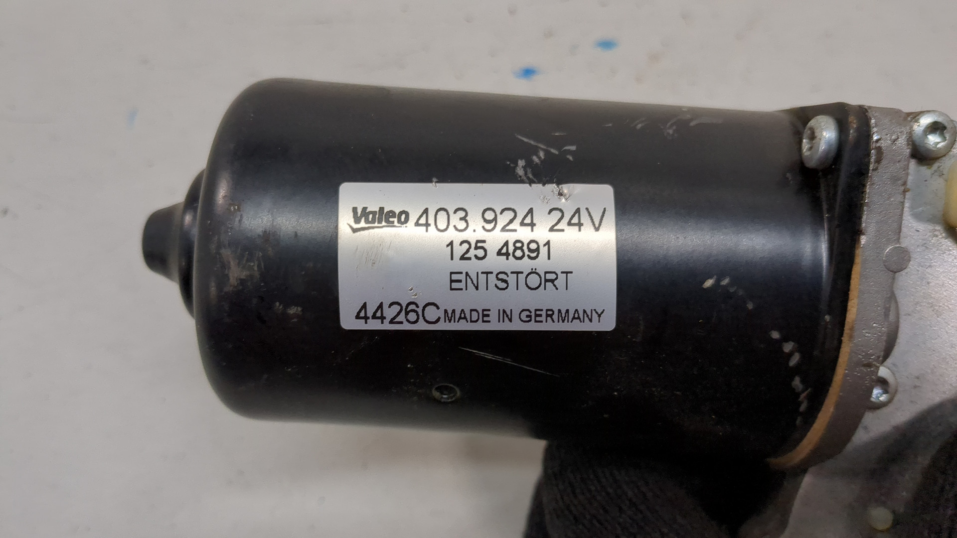 Моторчик стеклоочистителя передний