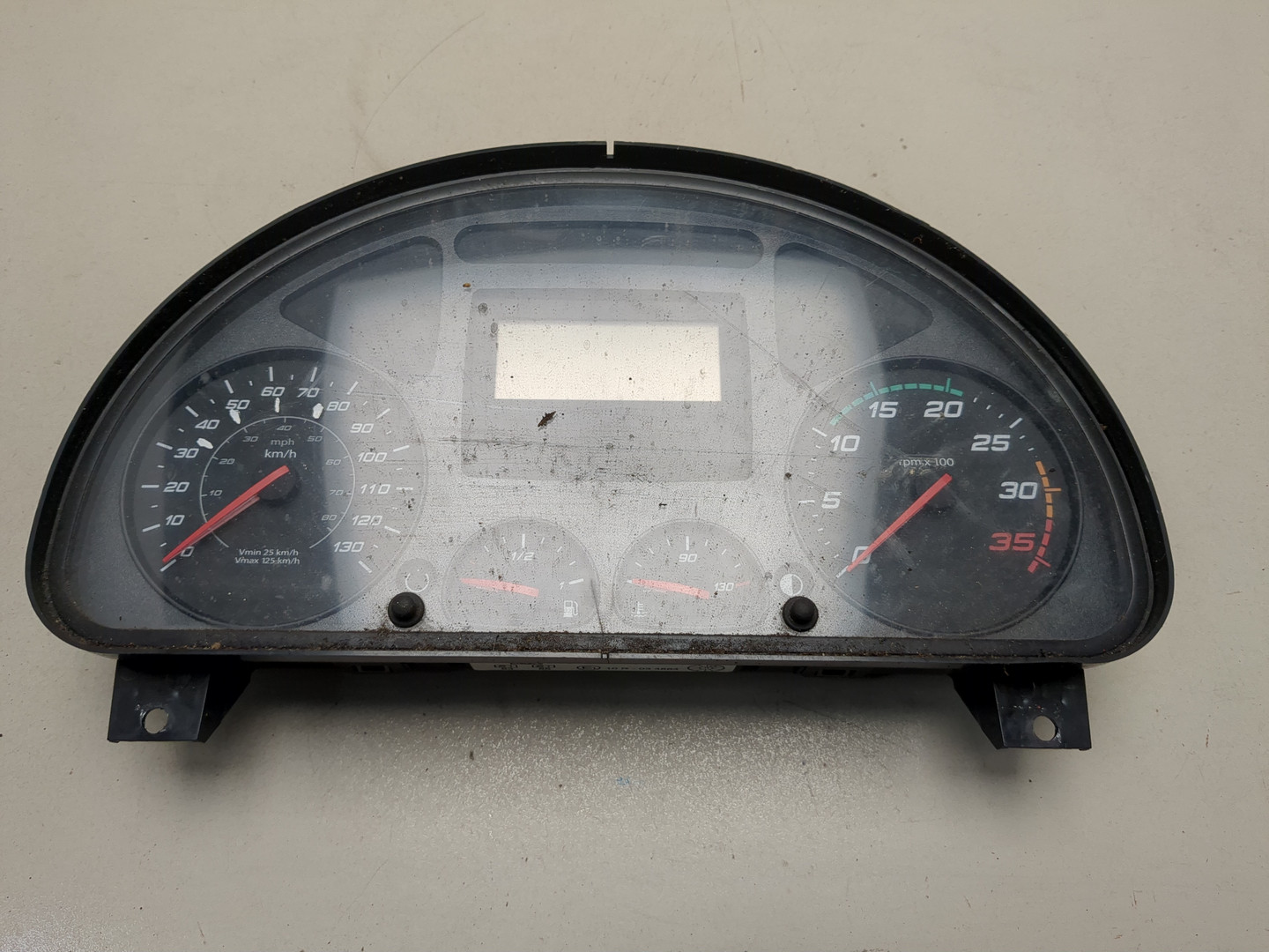 Панель приборов