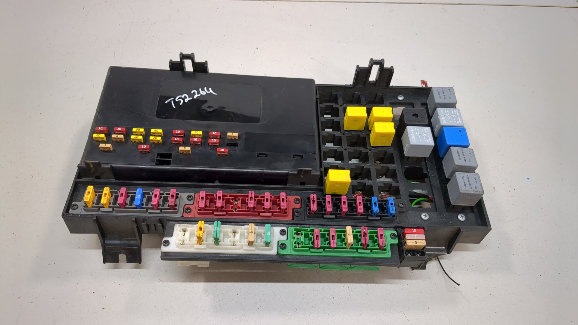 Блок предохранителей