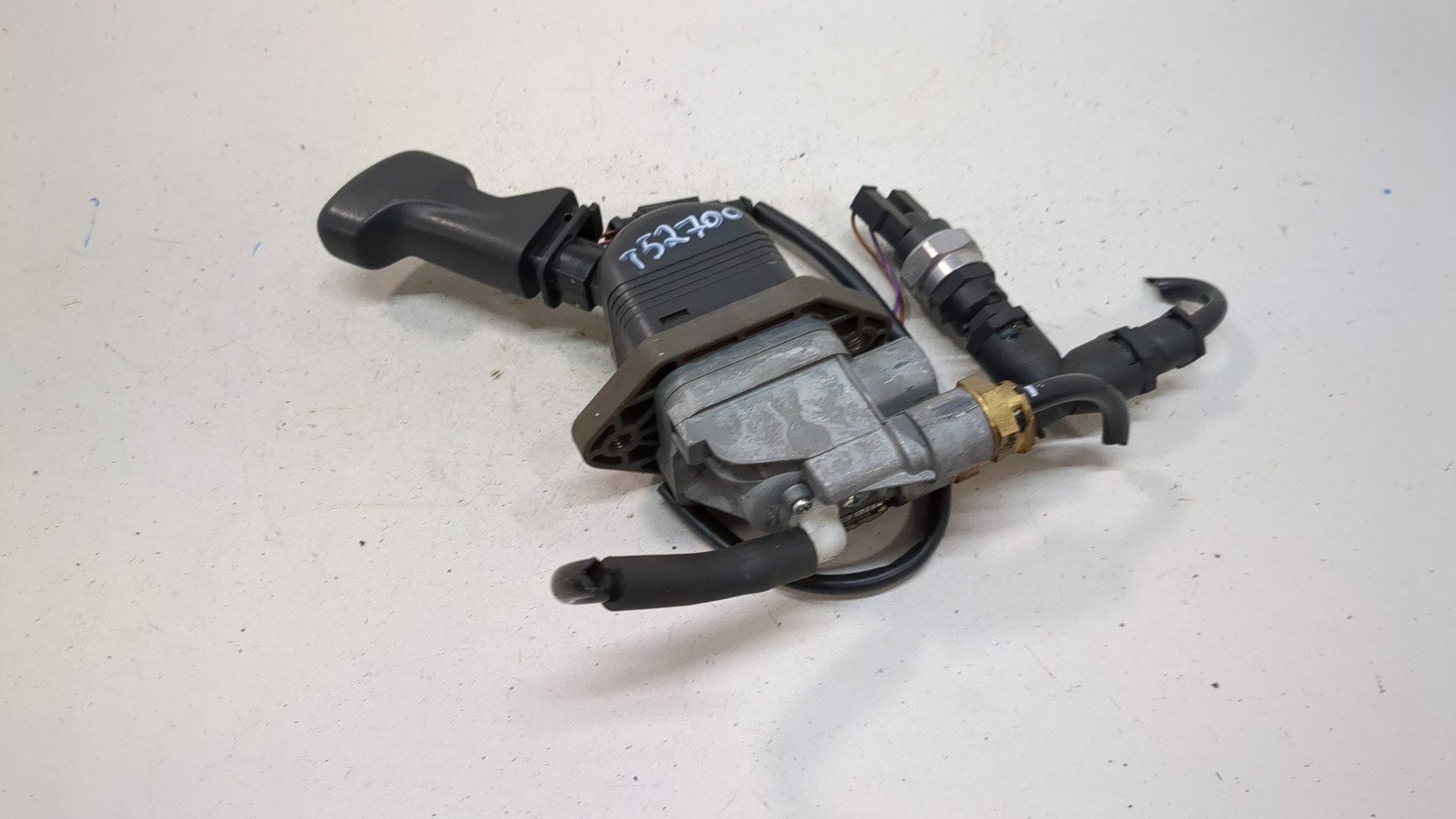 Рычаг стояночного тормоза