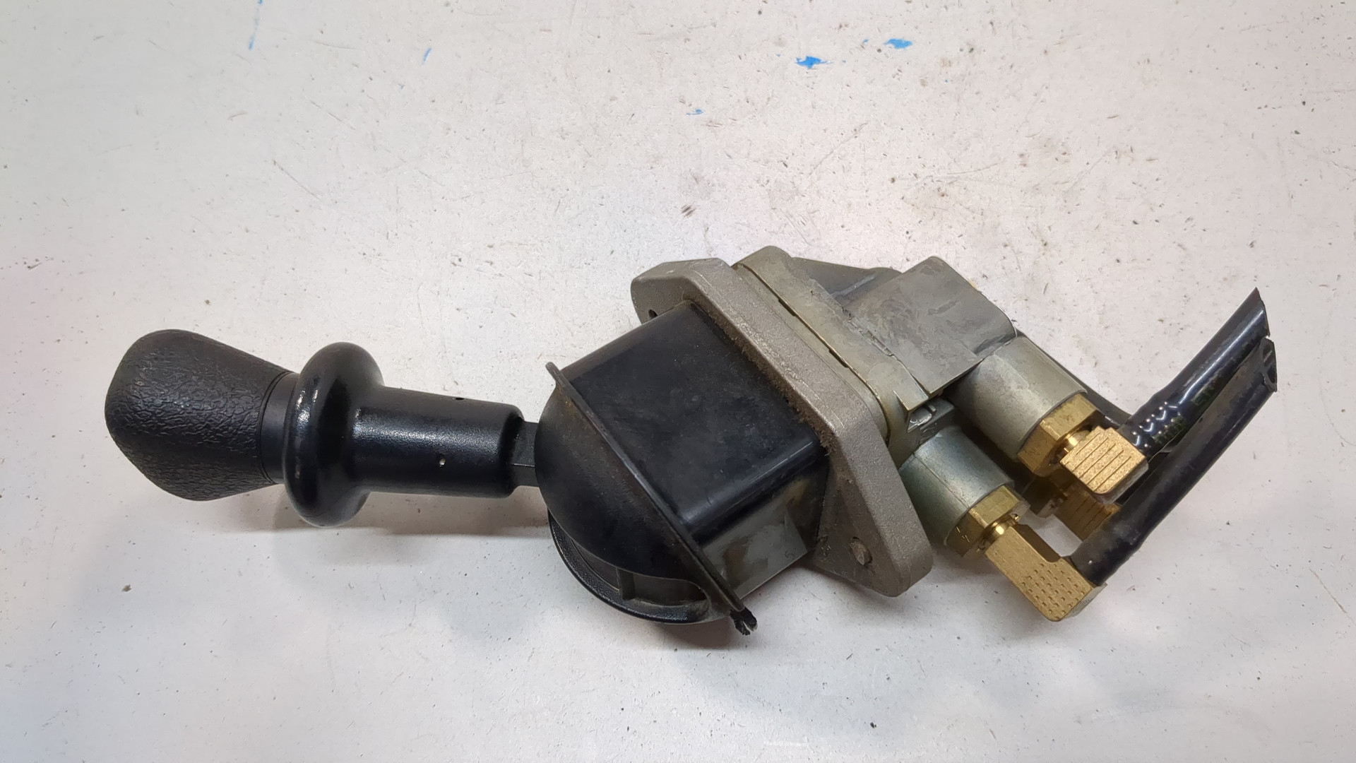 Рычаг стояночного тормоза