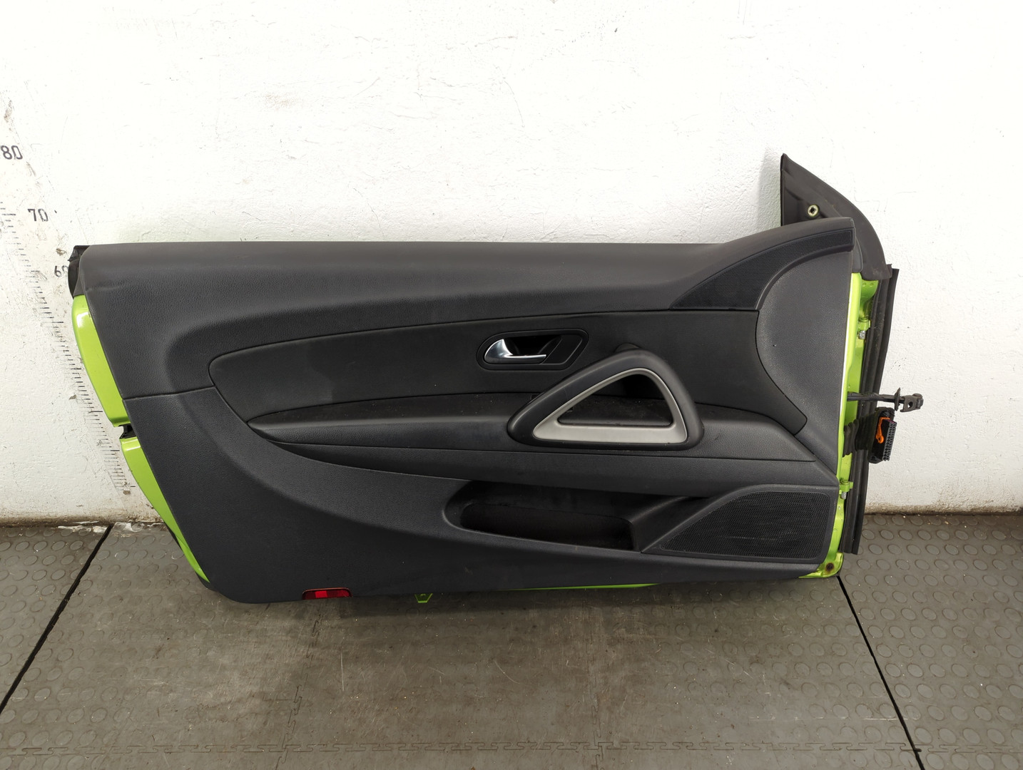 Дверь передняя левая