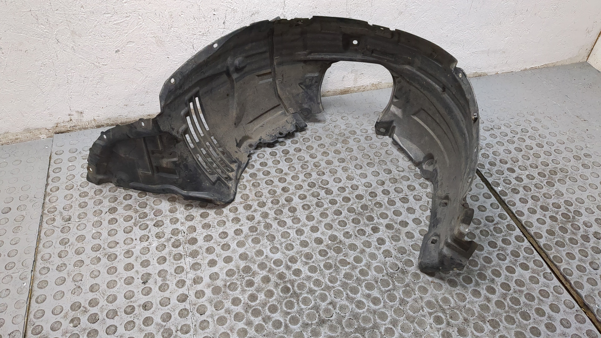 Локер передний левый