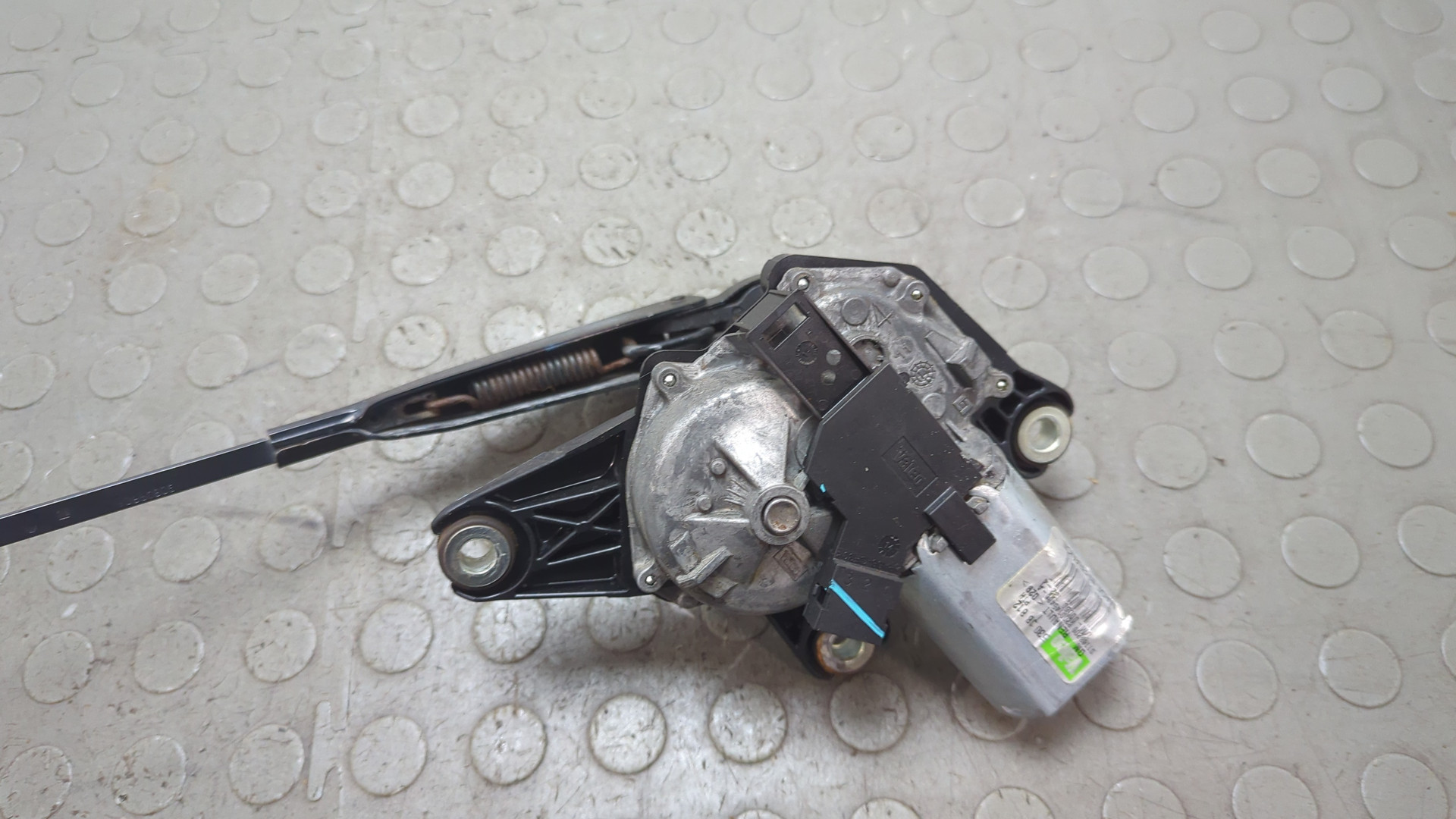 Моторчик стеклоочистителя задний для Vivaro A 2001-2014