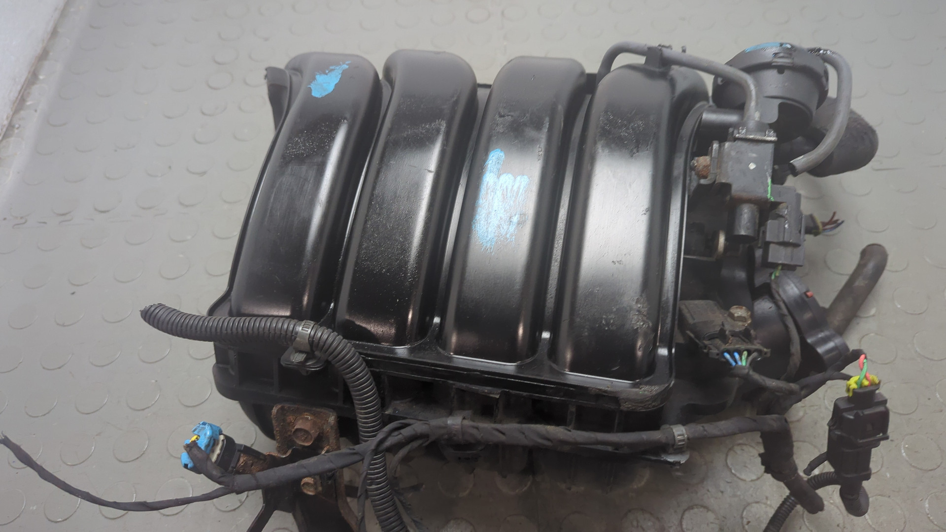 Коллектор впускной