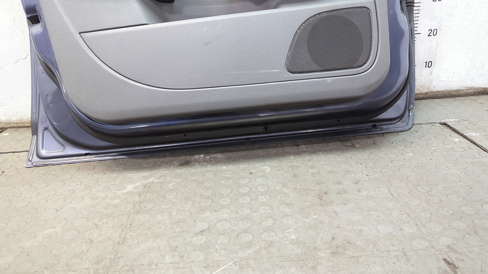 Дверь передняя левая