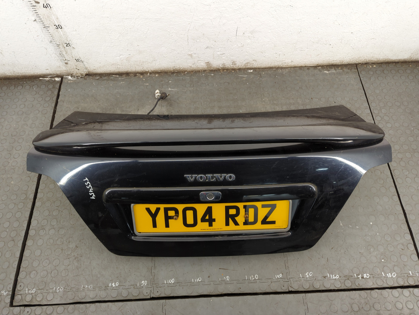 Дверь багажника