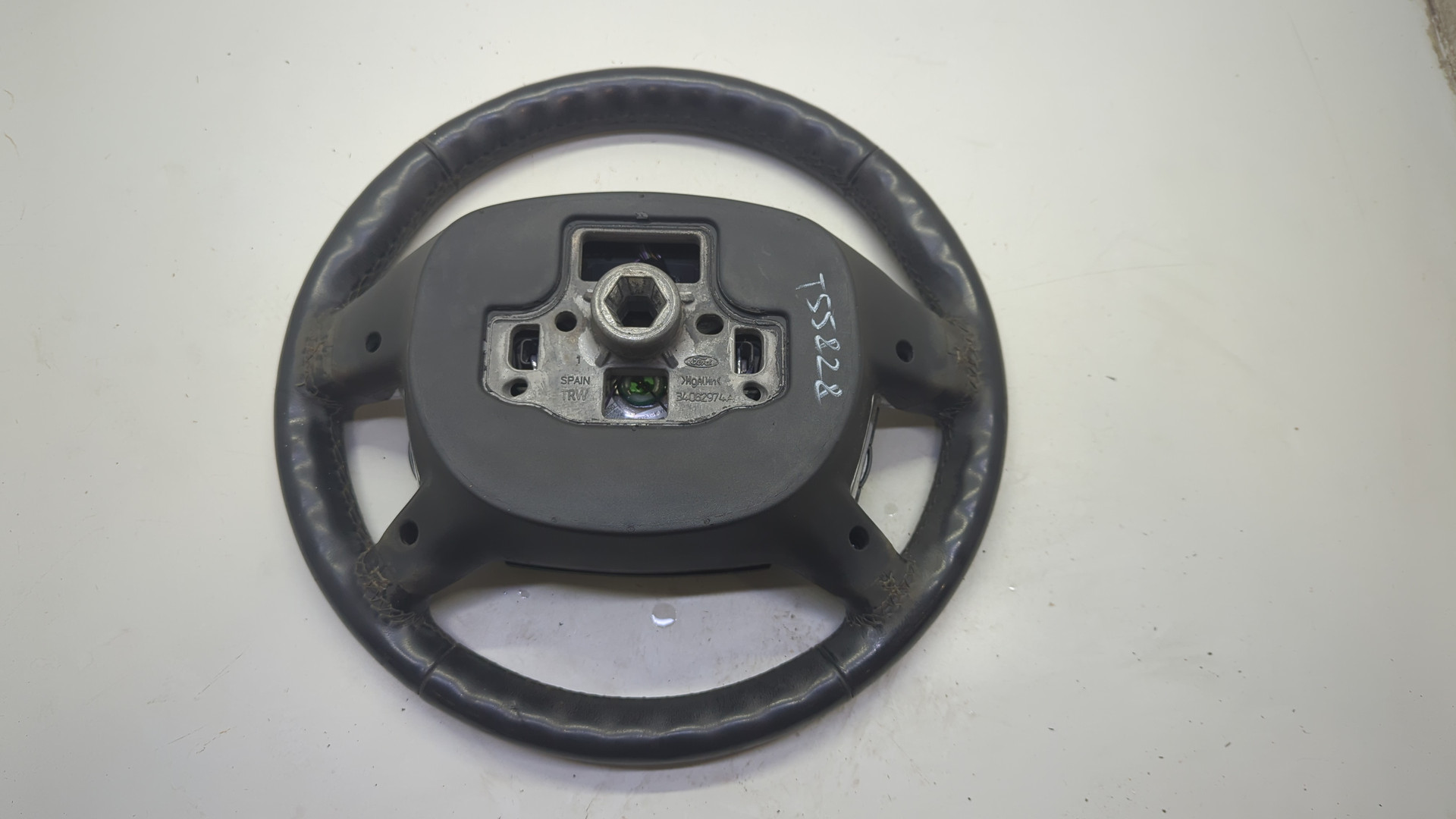 Рулевое колесо (руль)