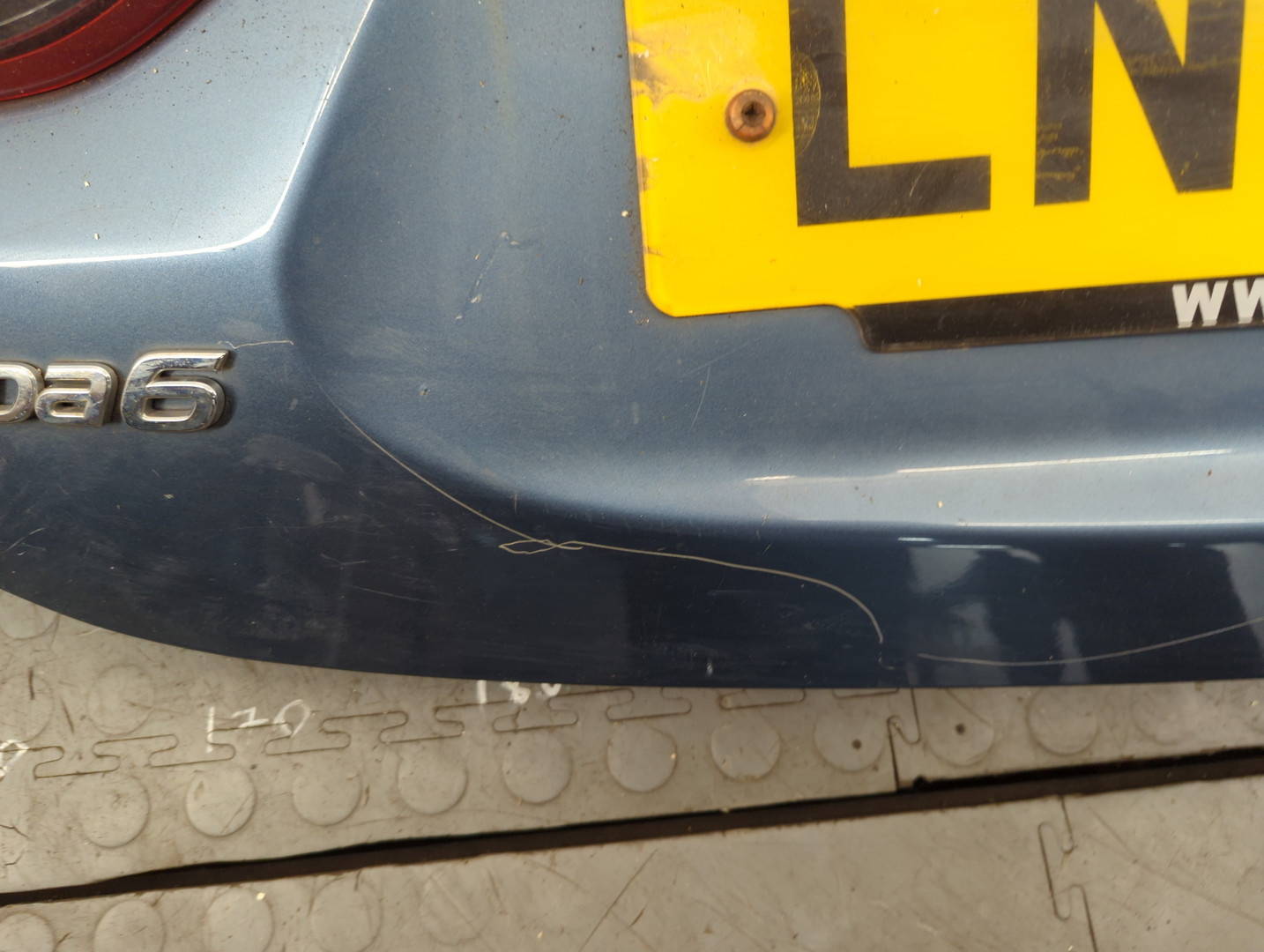 Дверь багажника