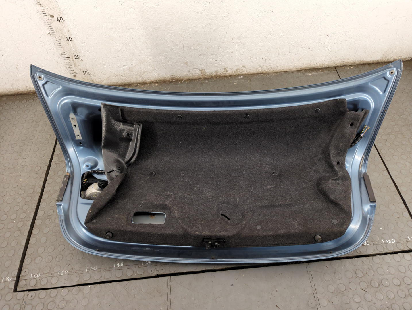 Дверь багажника