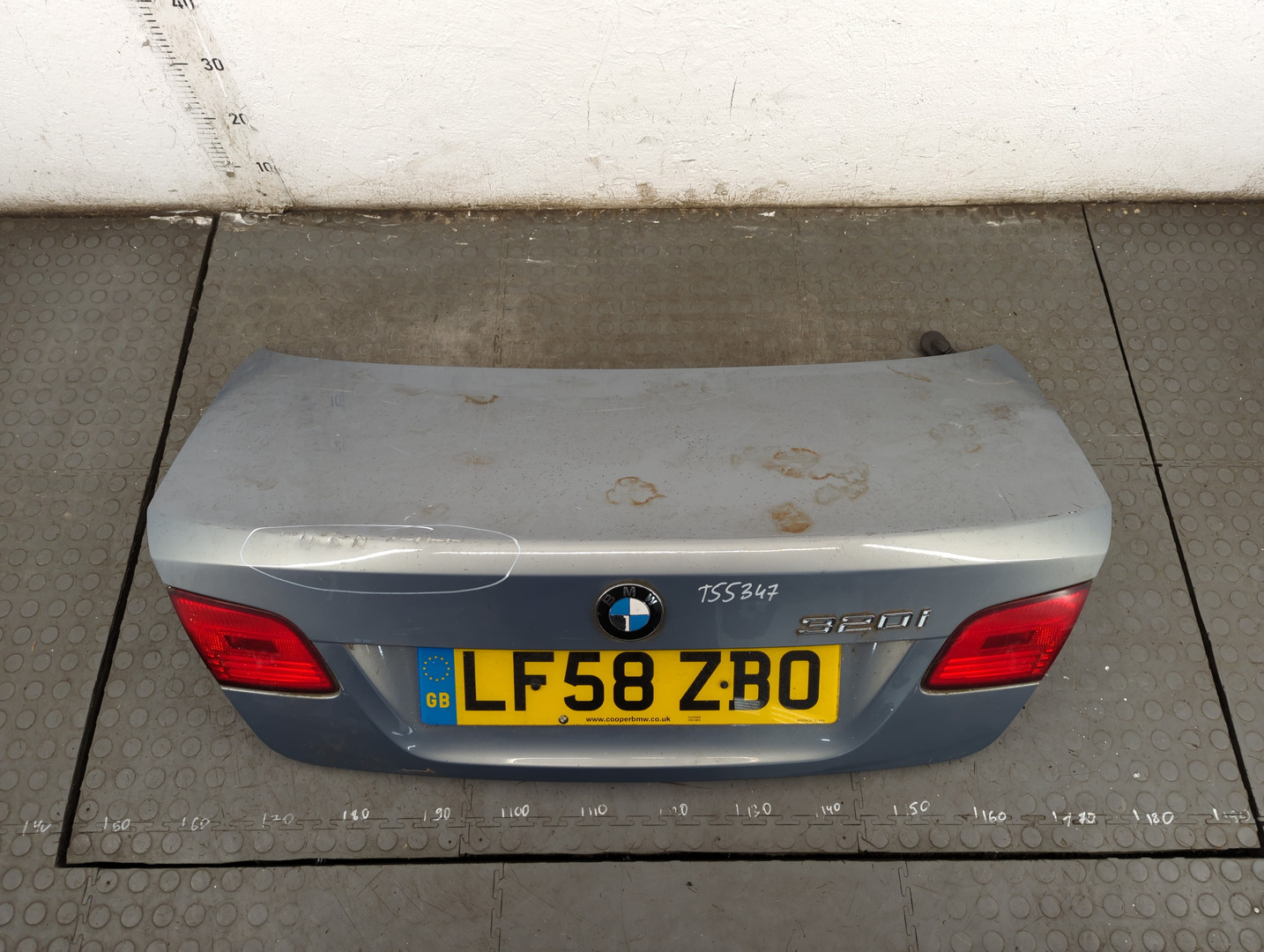 Дверь багажника