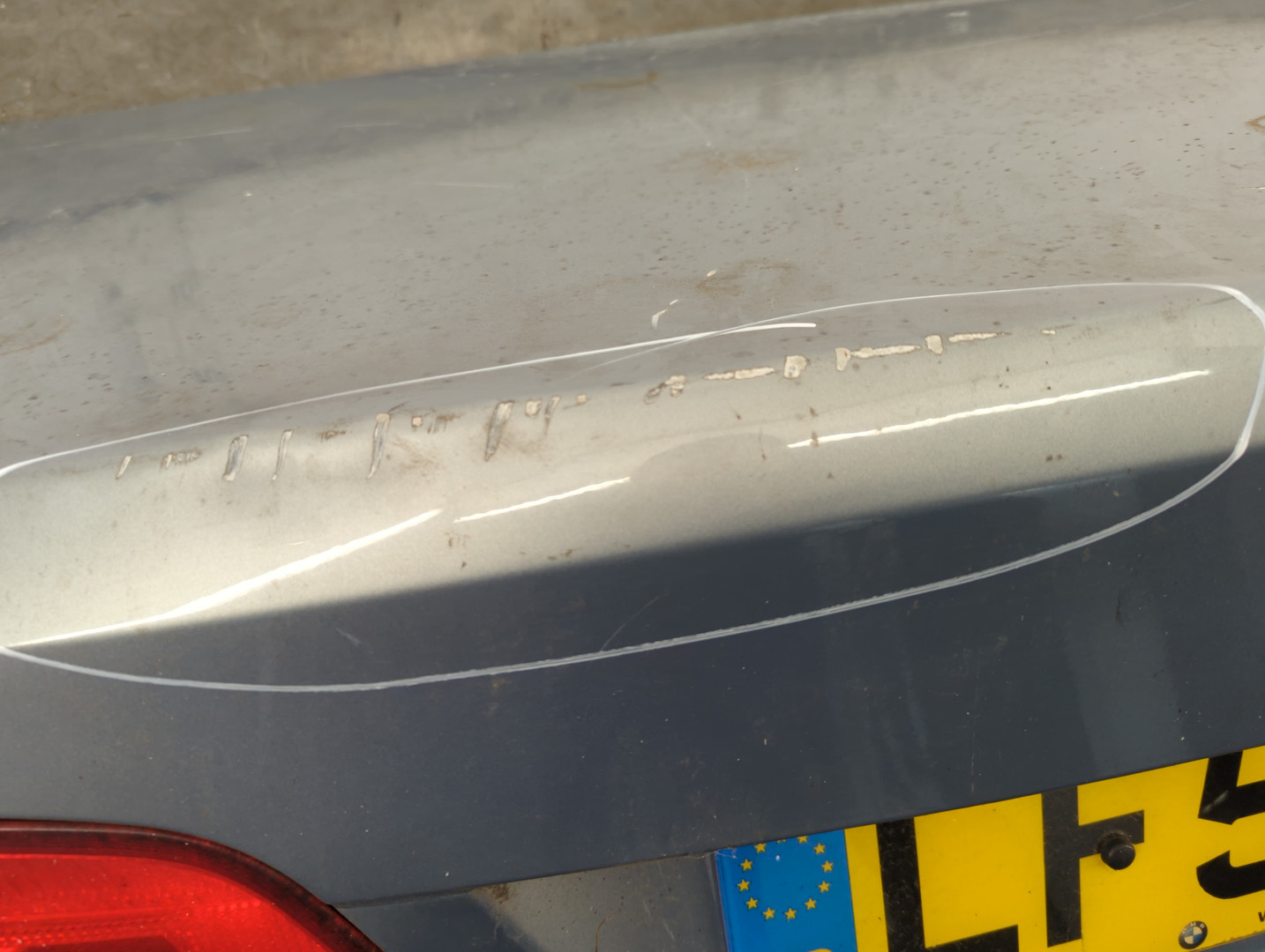 Дверь багажника