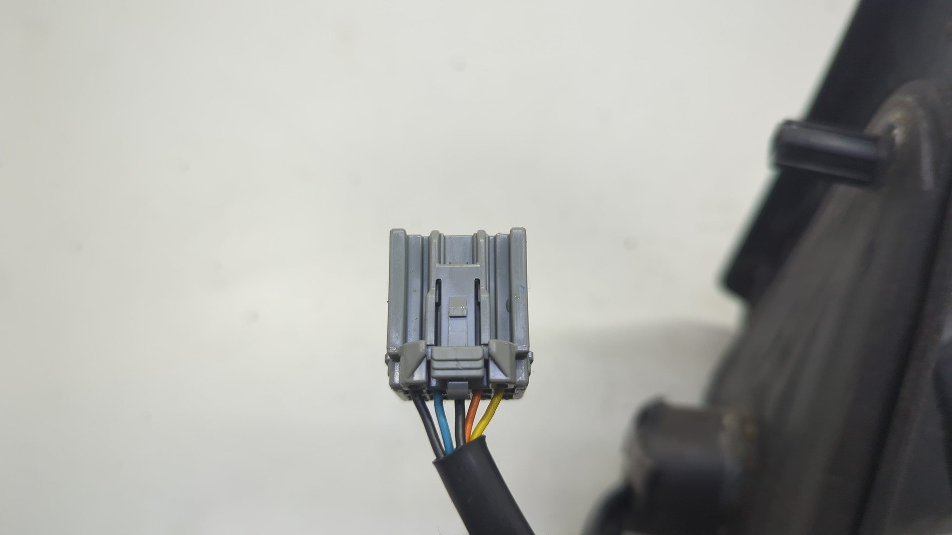 Зеркало левое электрическое