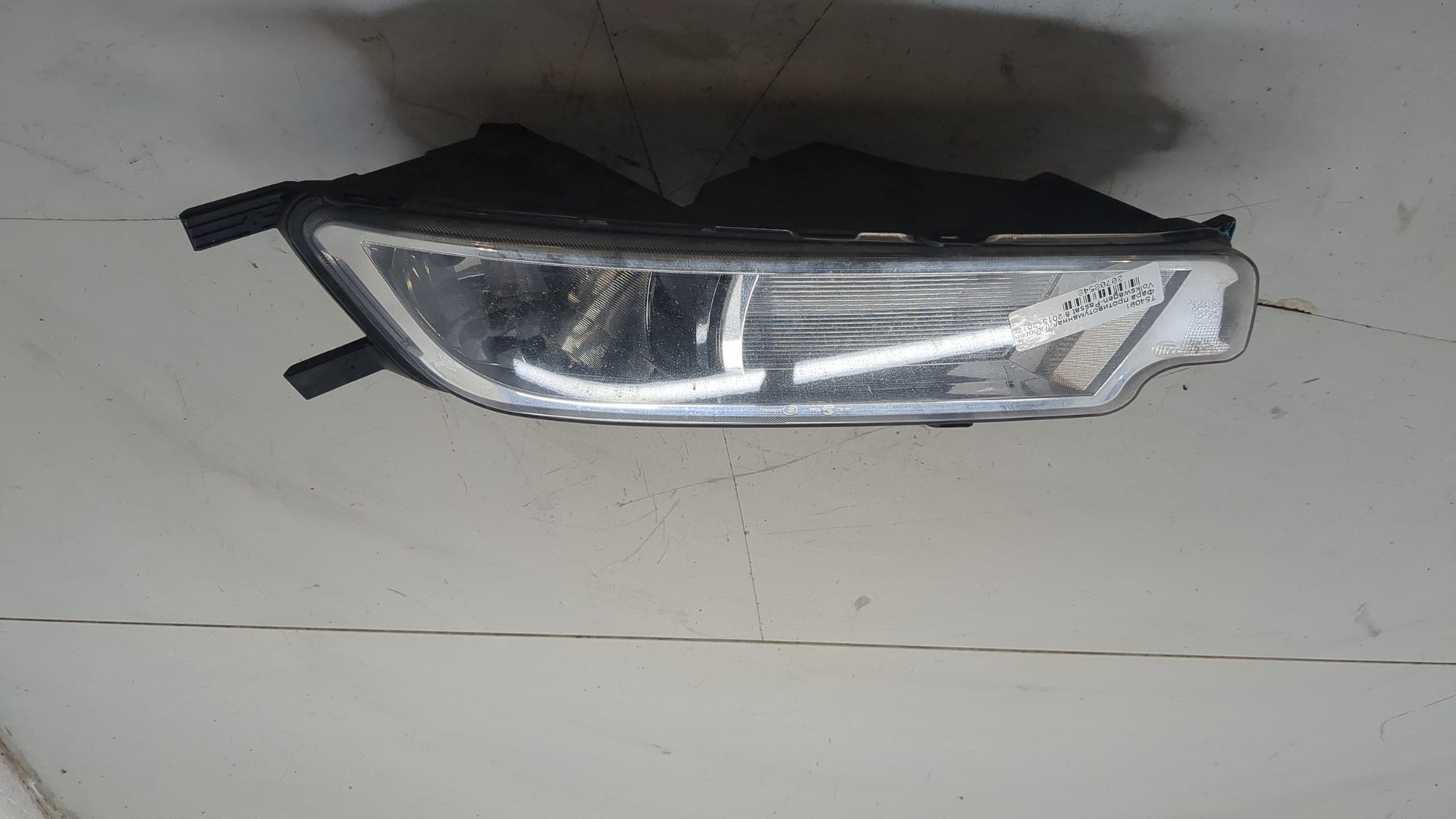 Фара противотуманная левая