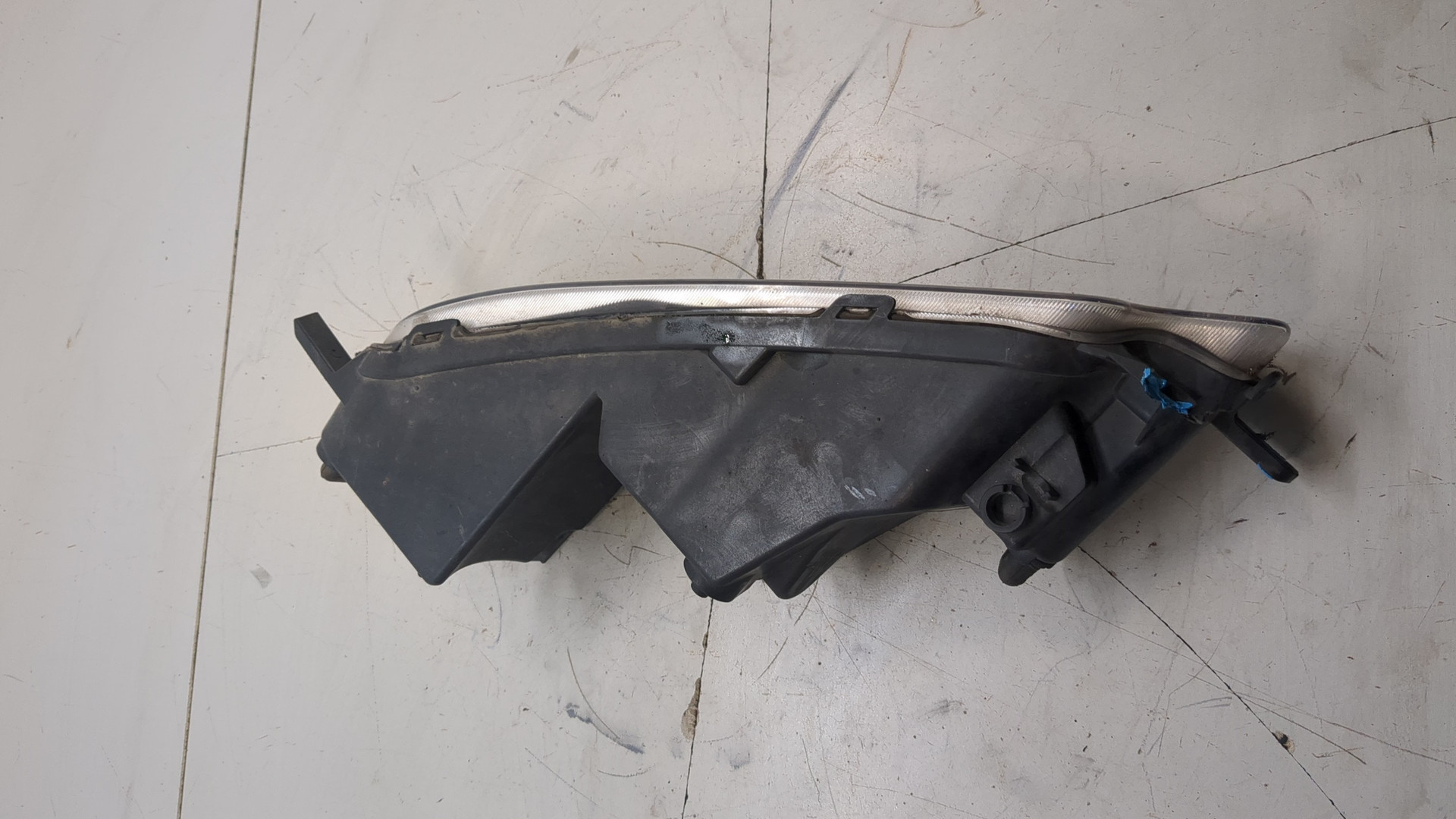 Фара противотуманная левая