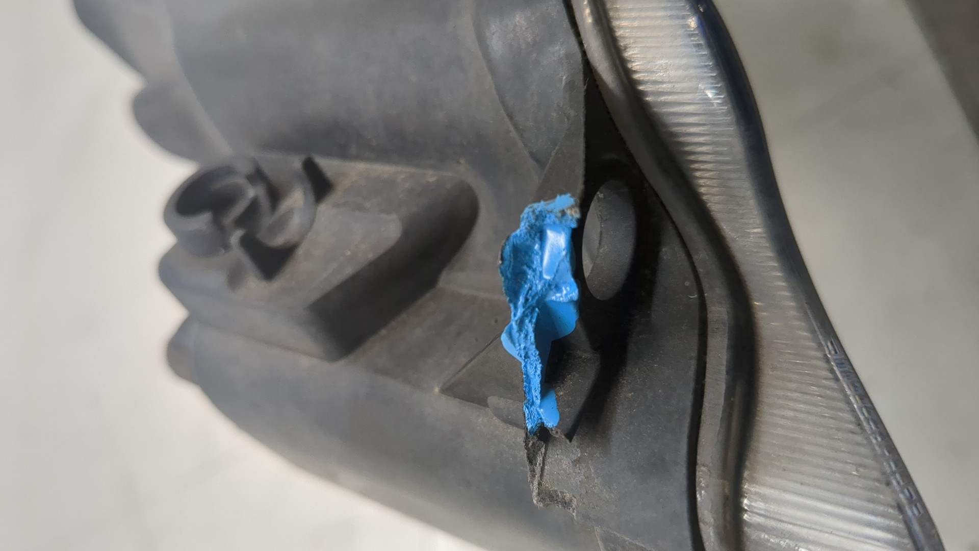 Фара противотуманная левая