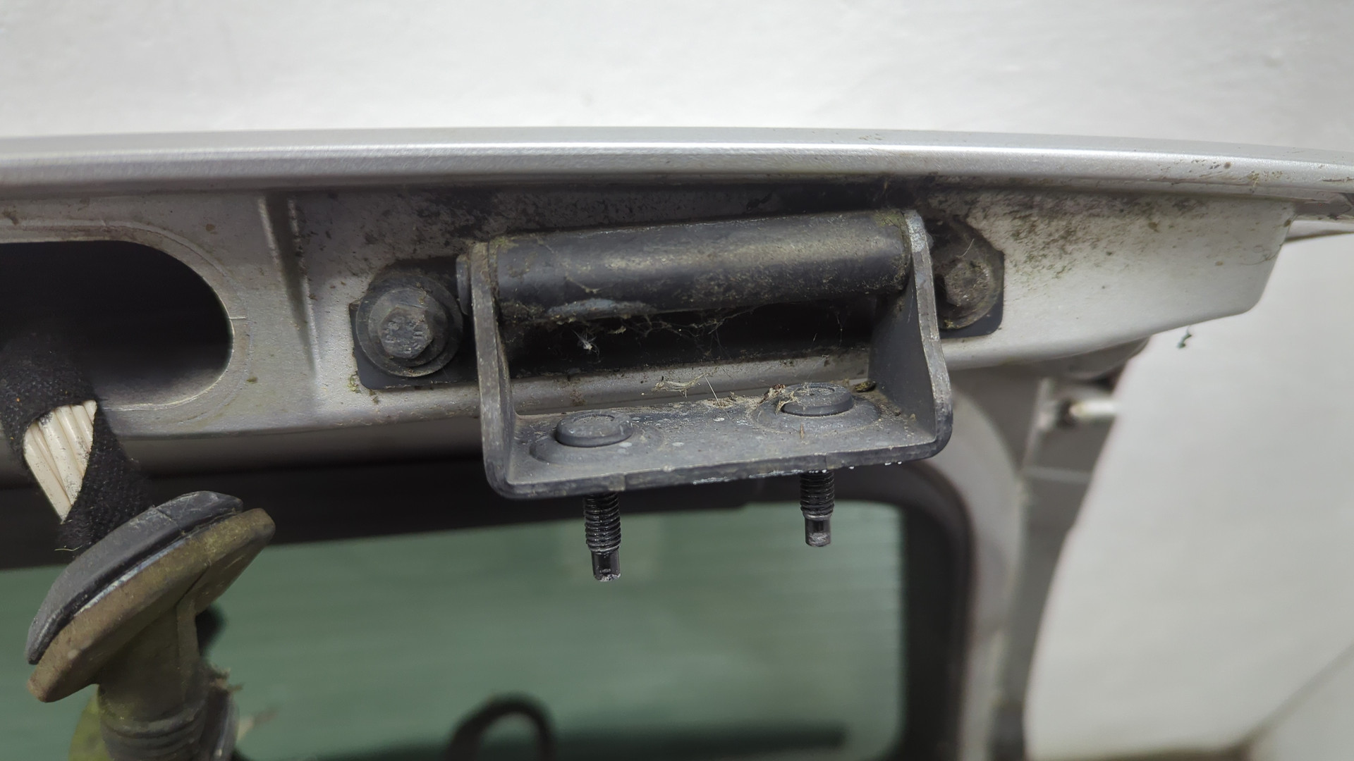 Дверь багажника