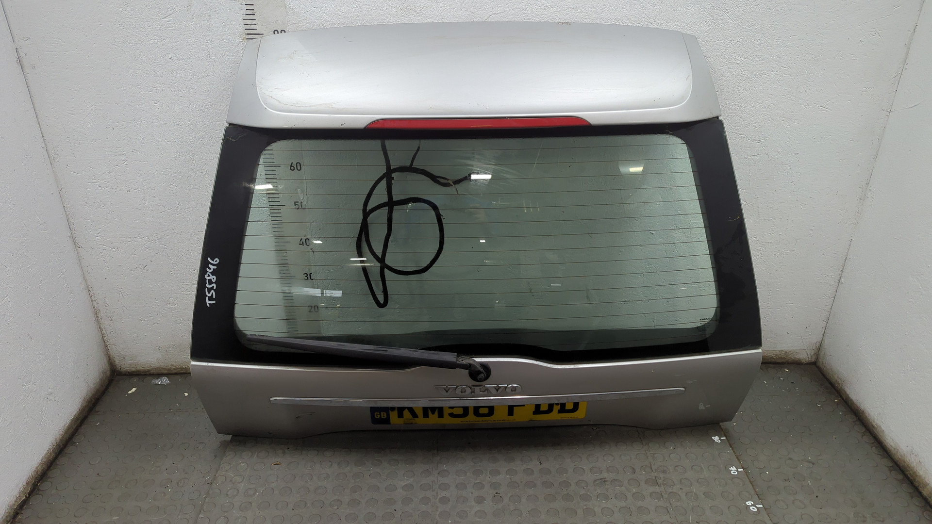 Дверь багажника