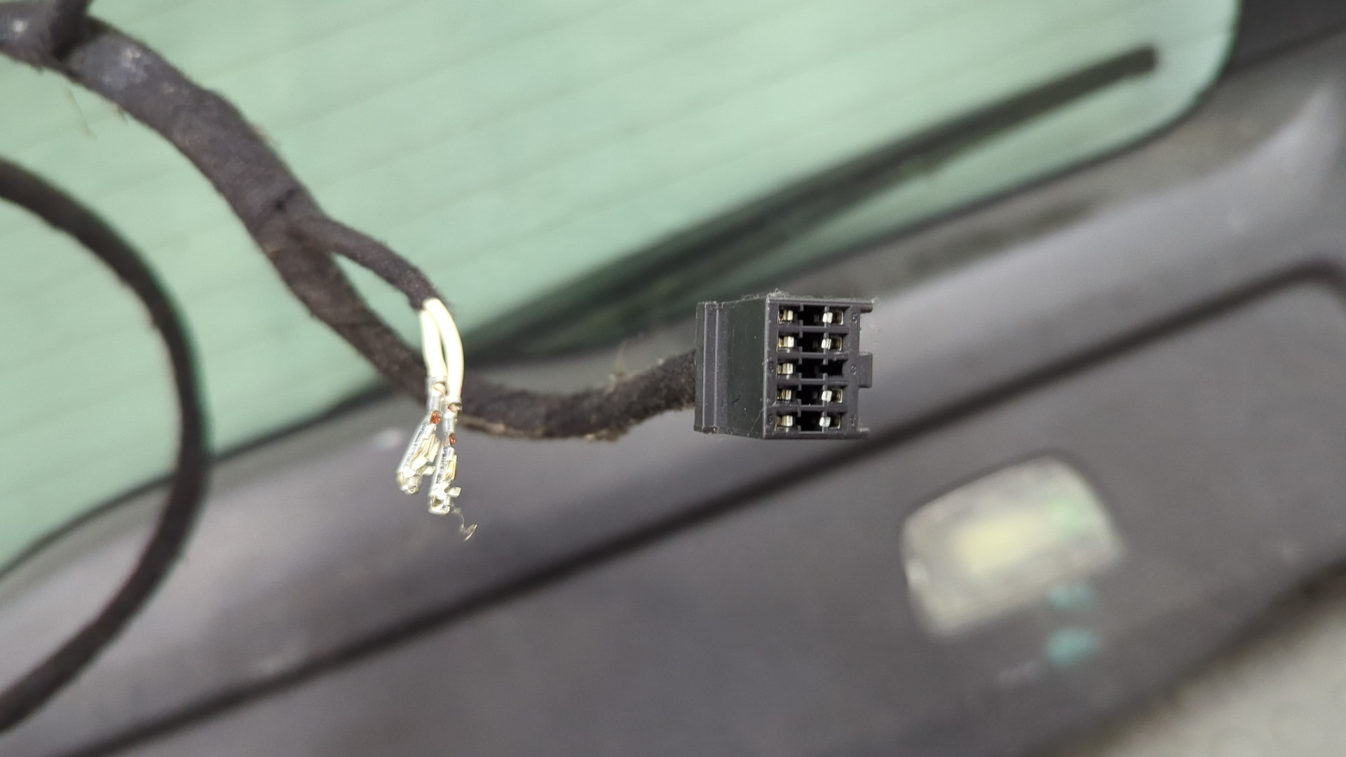 Дверь багажника