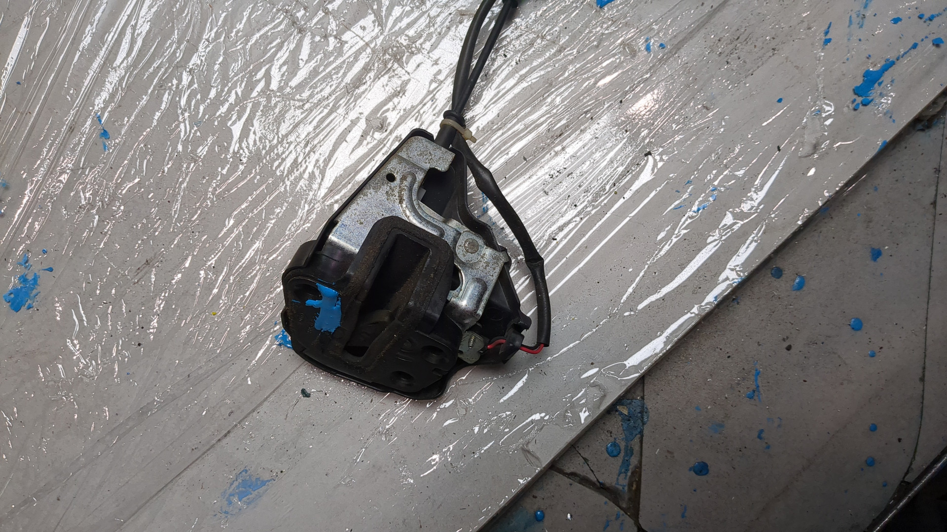 Замок двери сдвижной