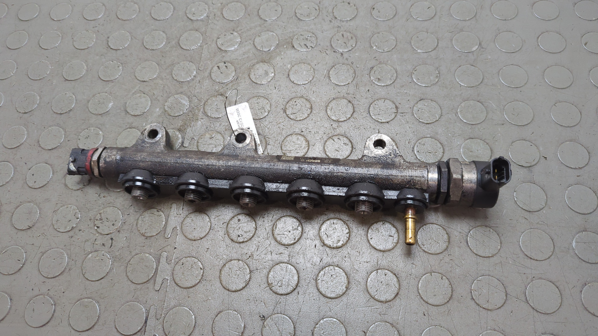 Рейка топливная (рампа)