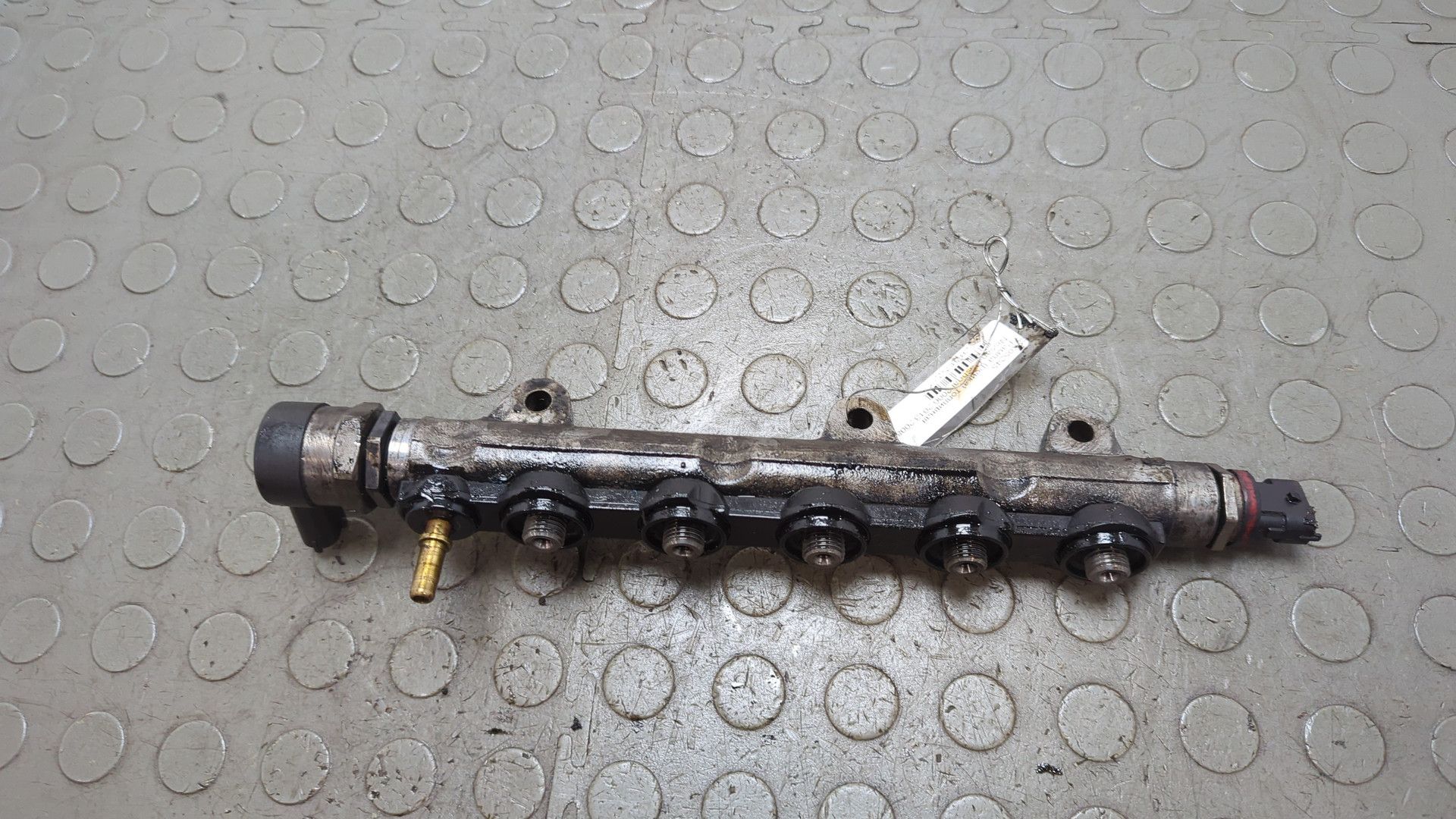 Рейка топливная (рампа)