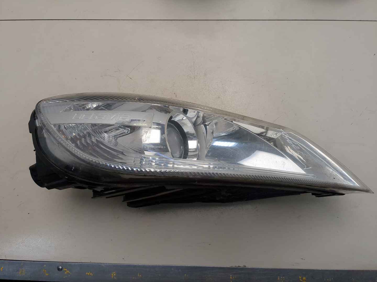 Фара правая