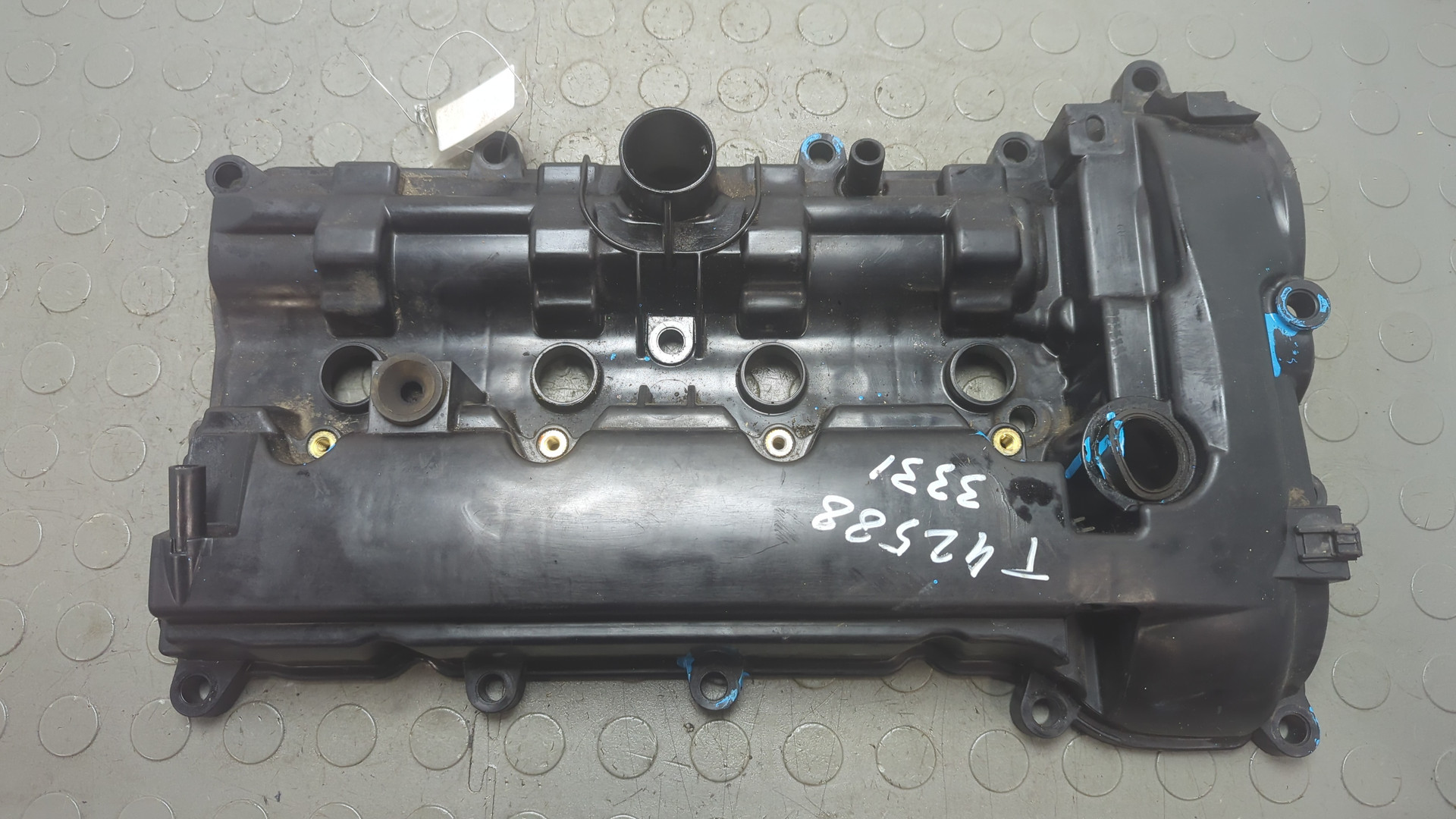 Крышка клапанная ГБЦ для CX-3 (DK) 2015>