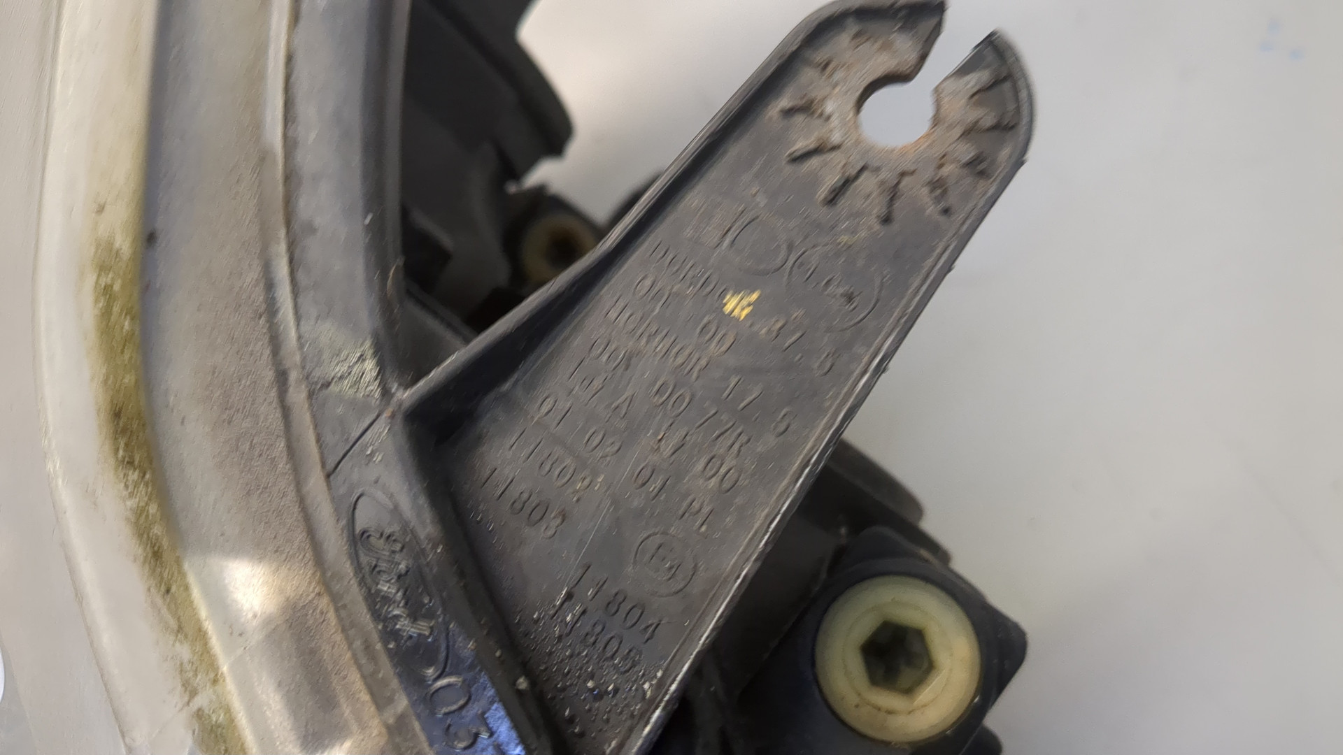 Фара правая