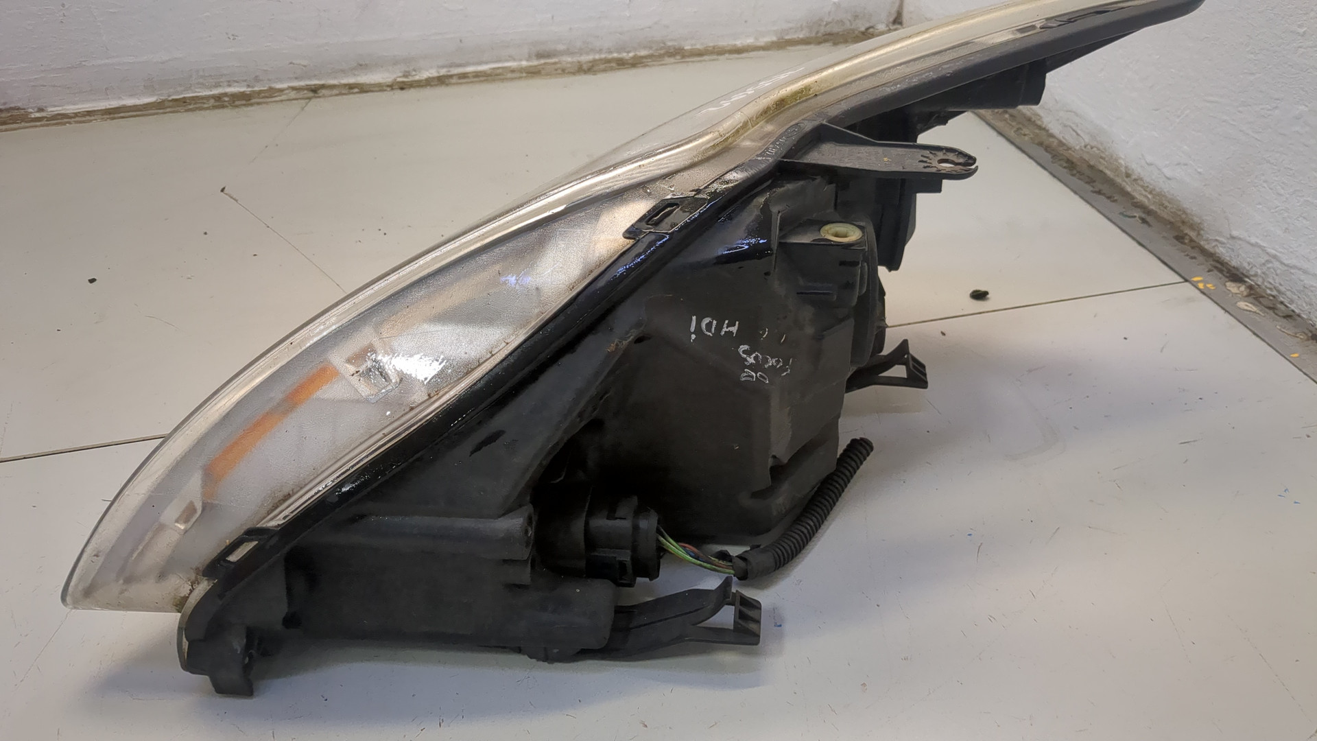 Фара правая