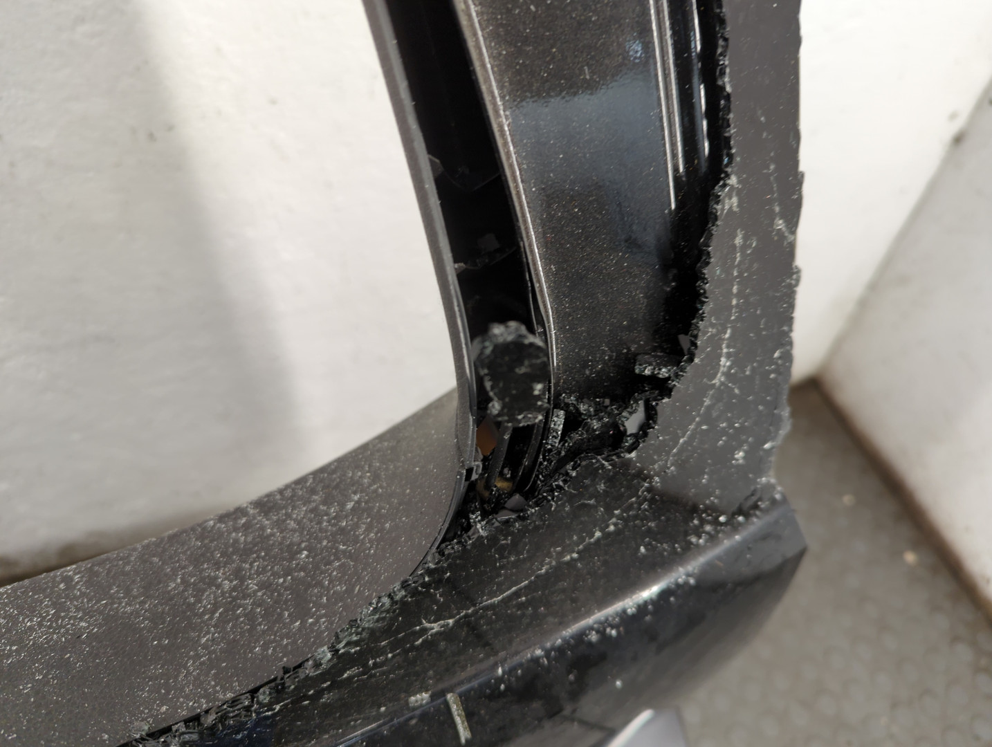 Дверь багажника