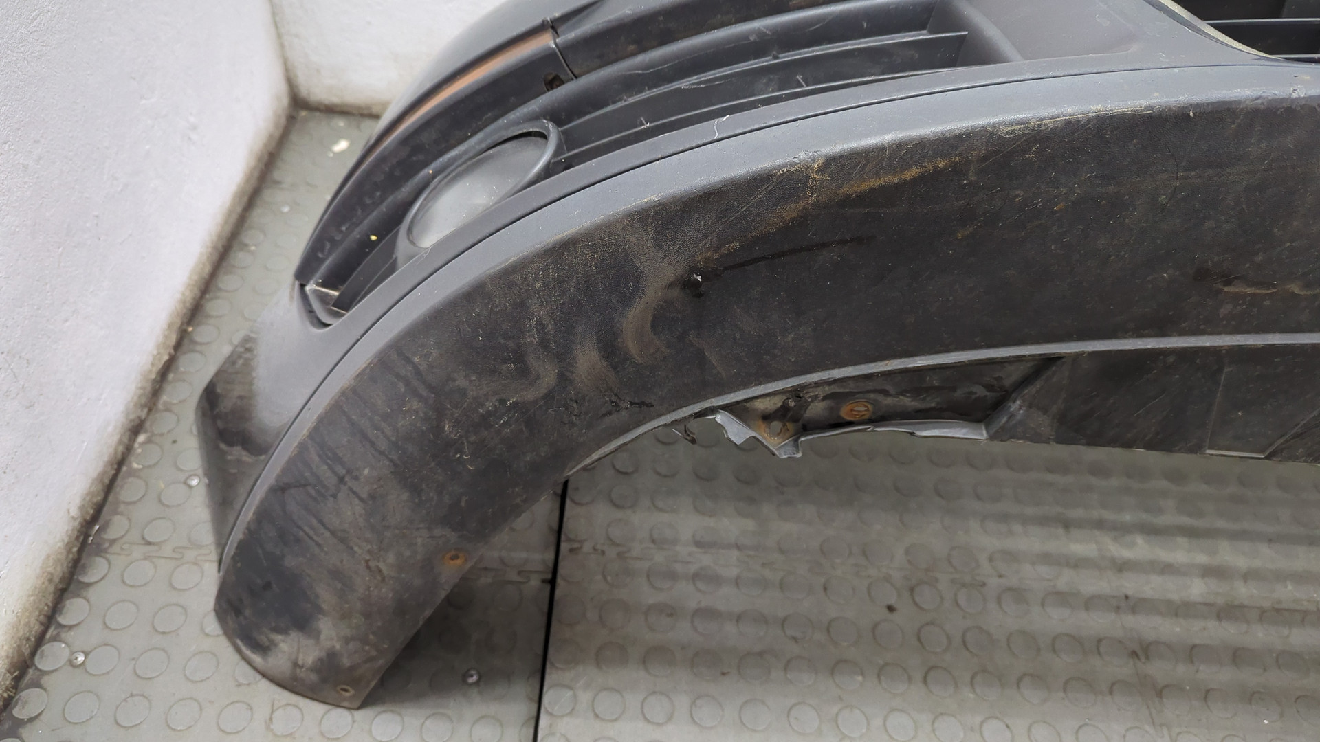 Бампер передний