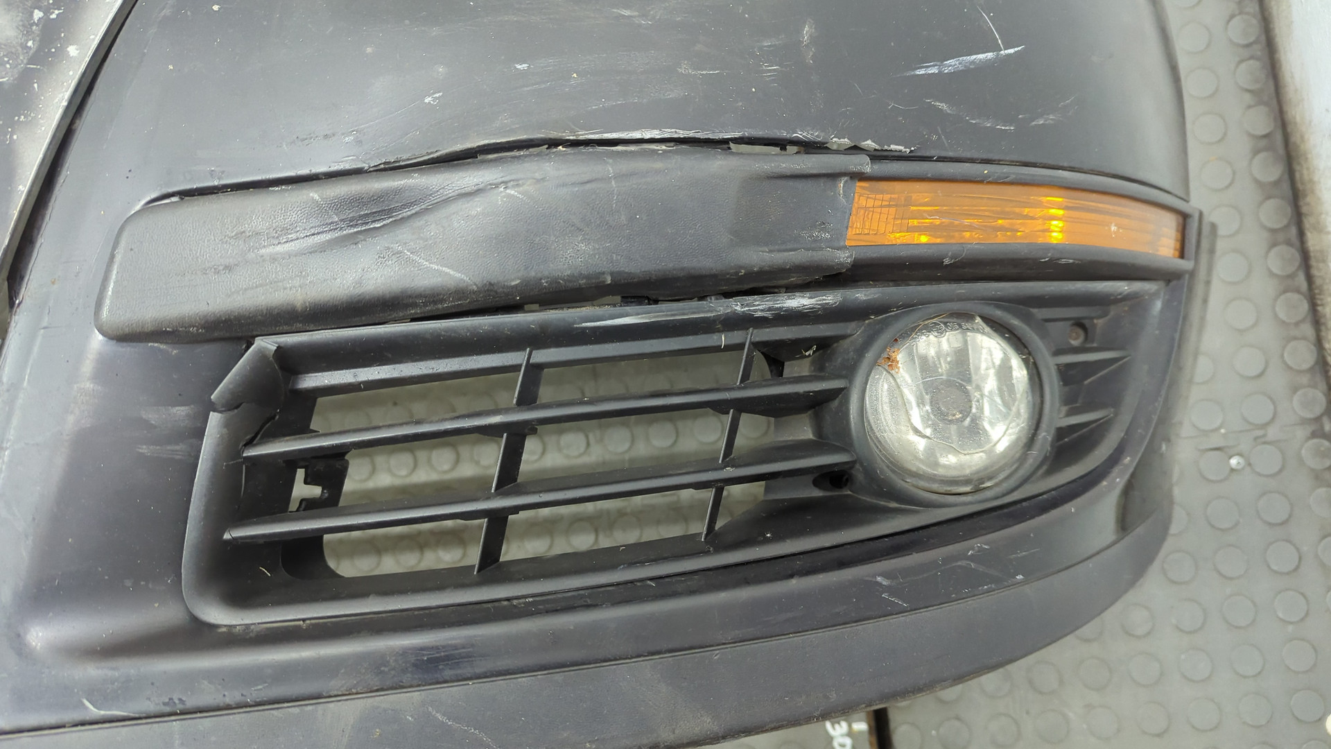 Бампер передний