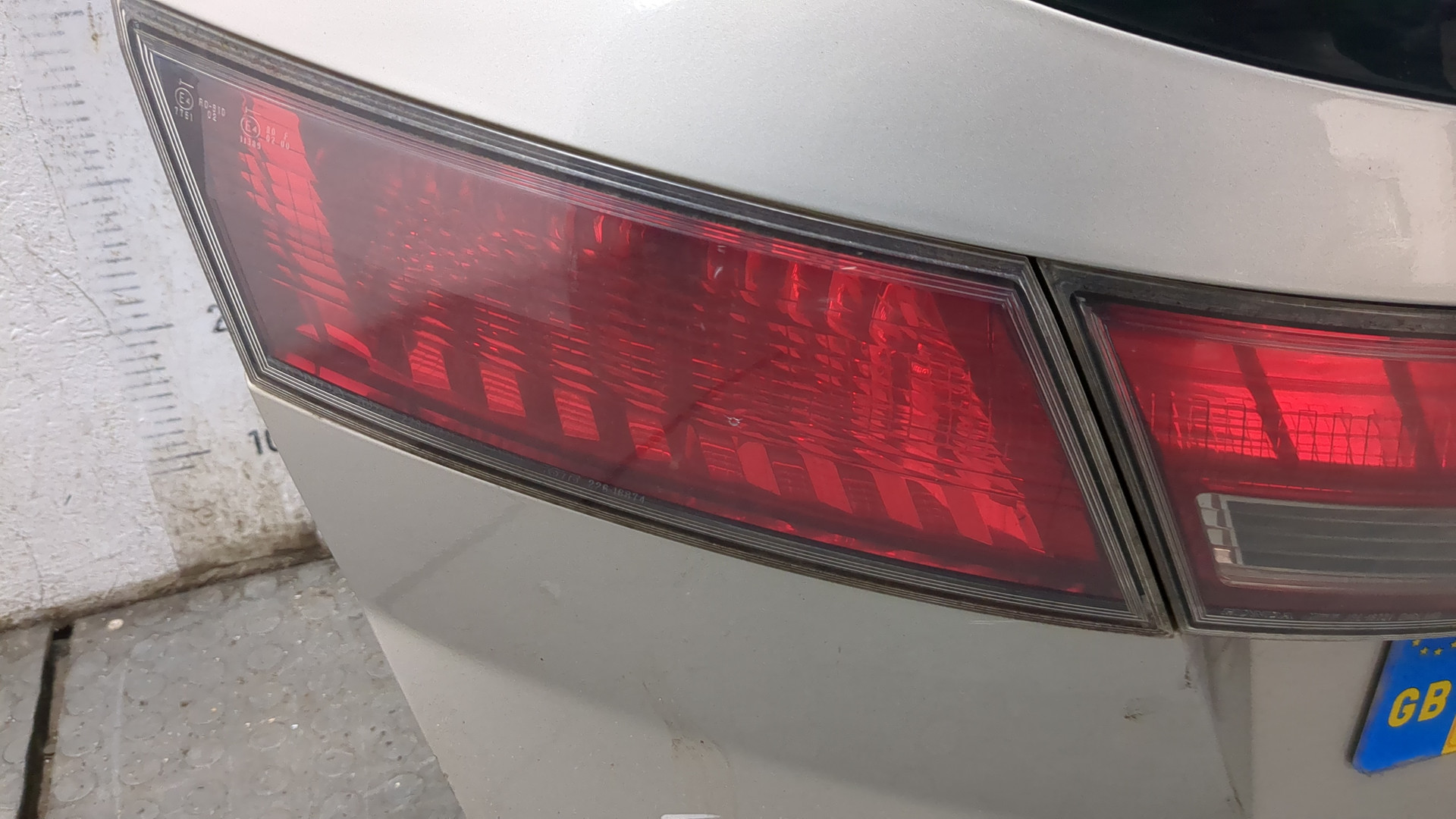 Дверь багажника