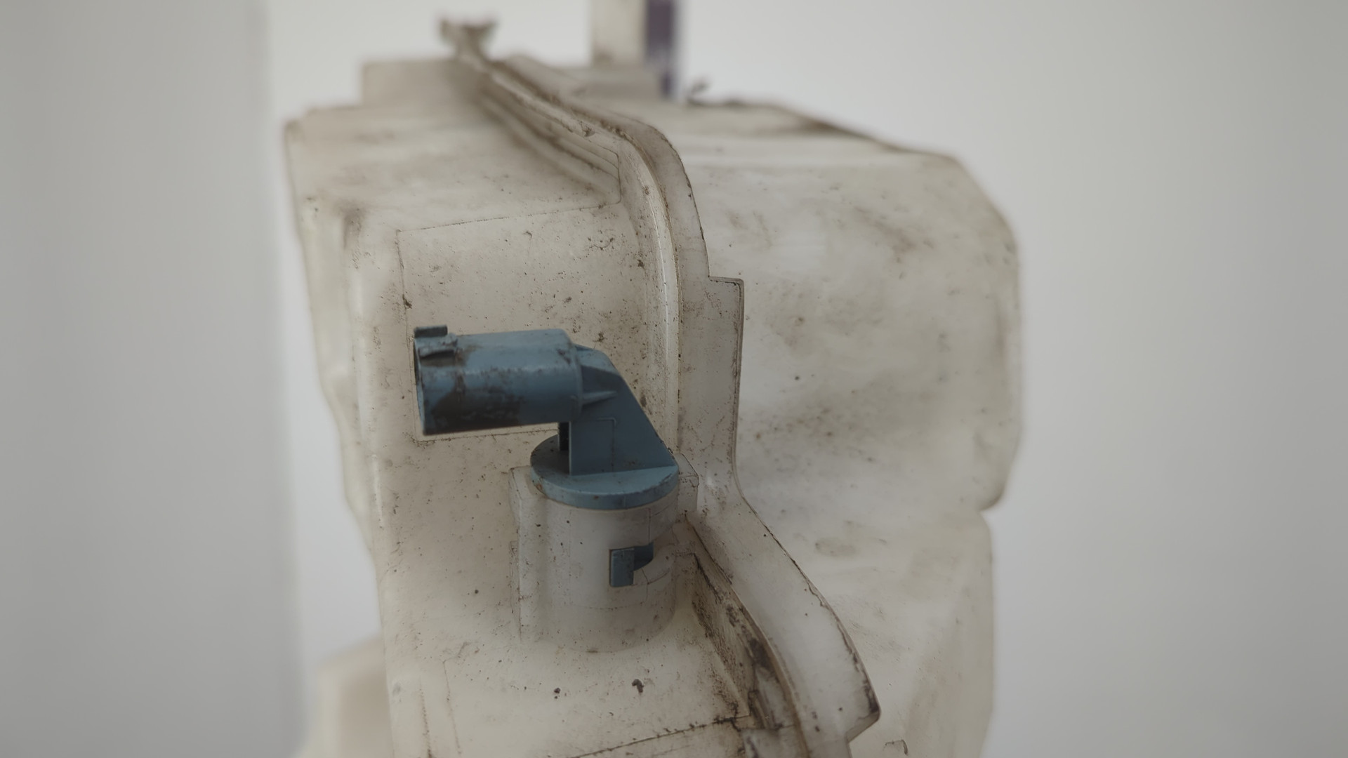 Бачок омывателя лобового стекла