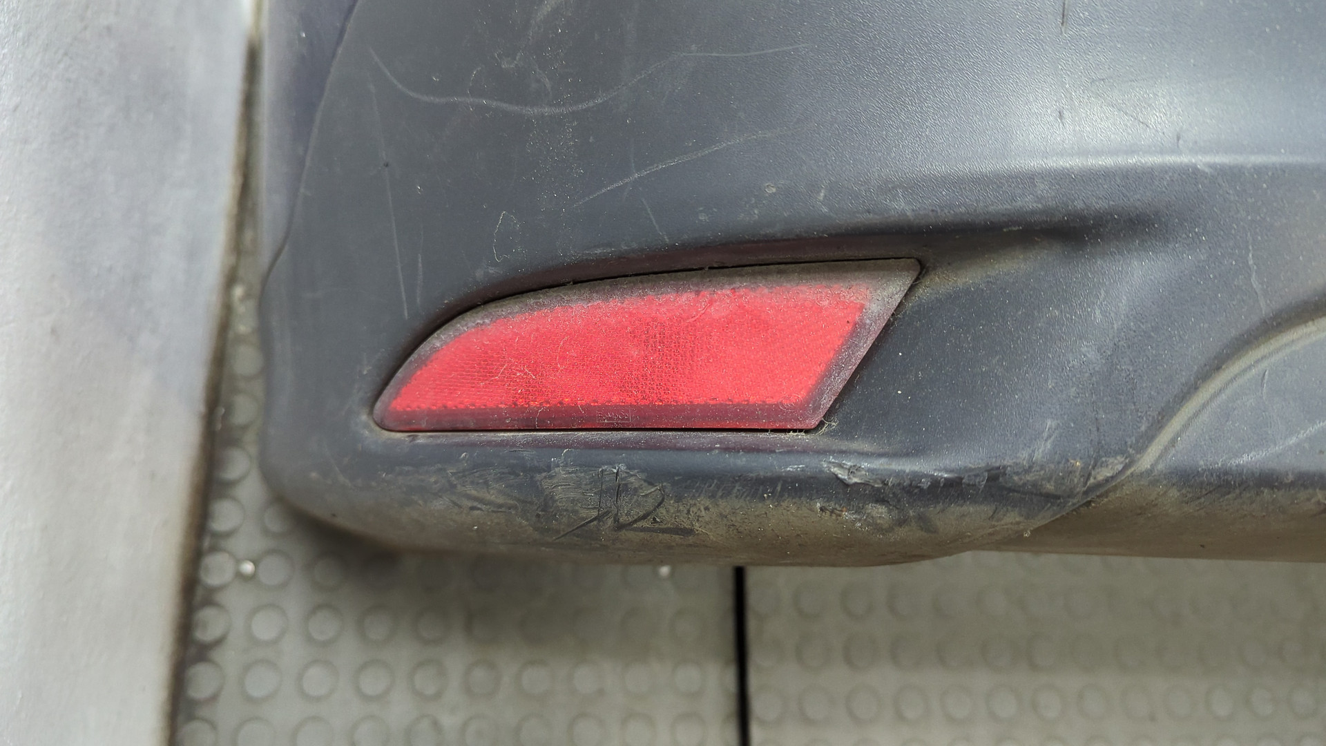 Бампер задний