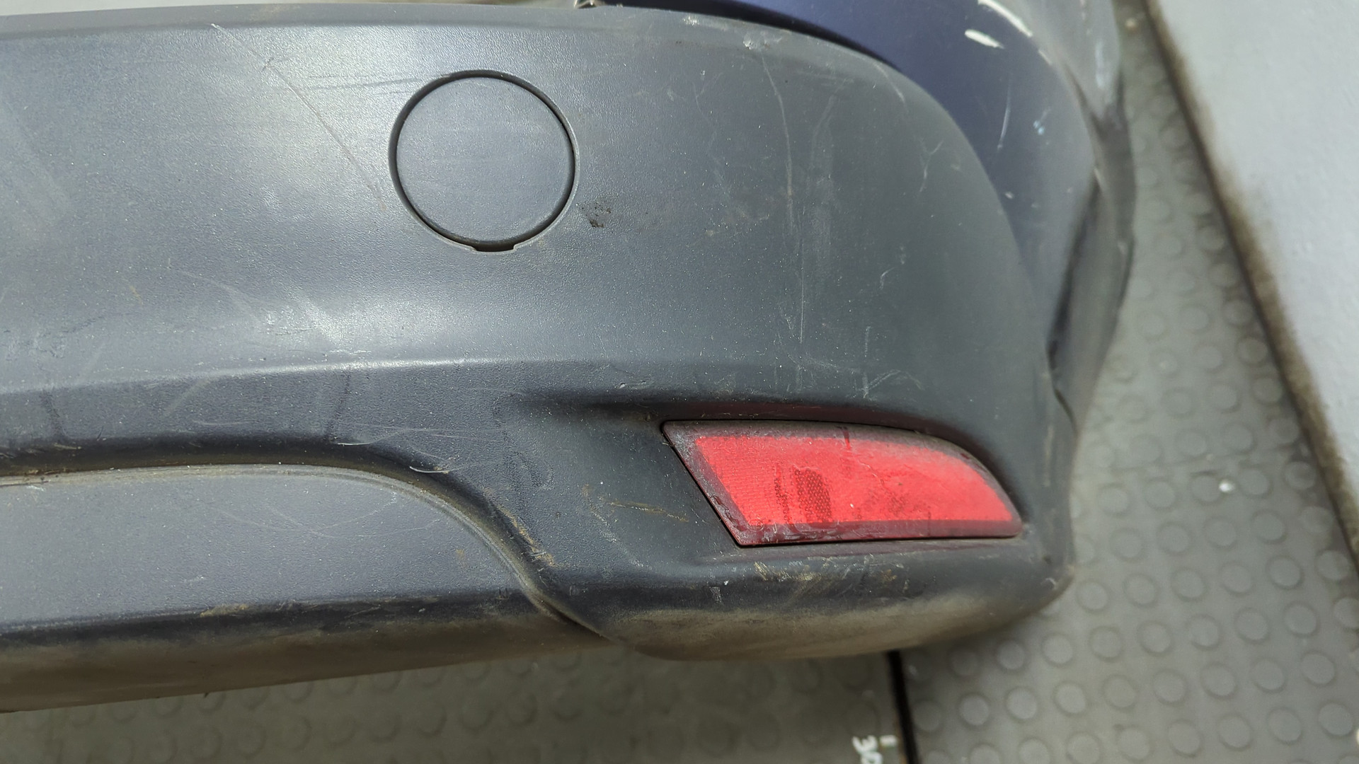 Бампер задний