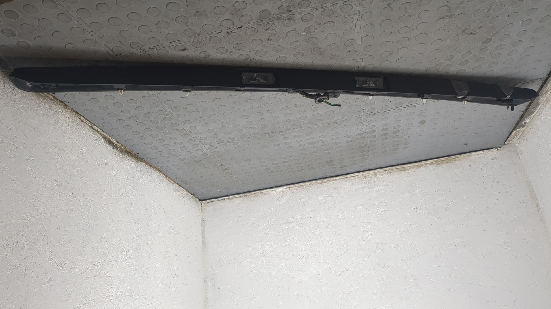 Фонарь подсветки номера