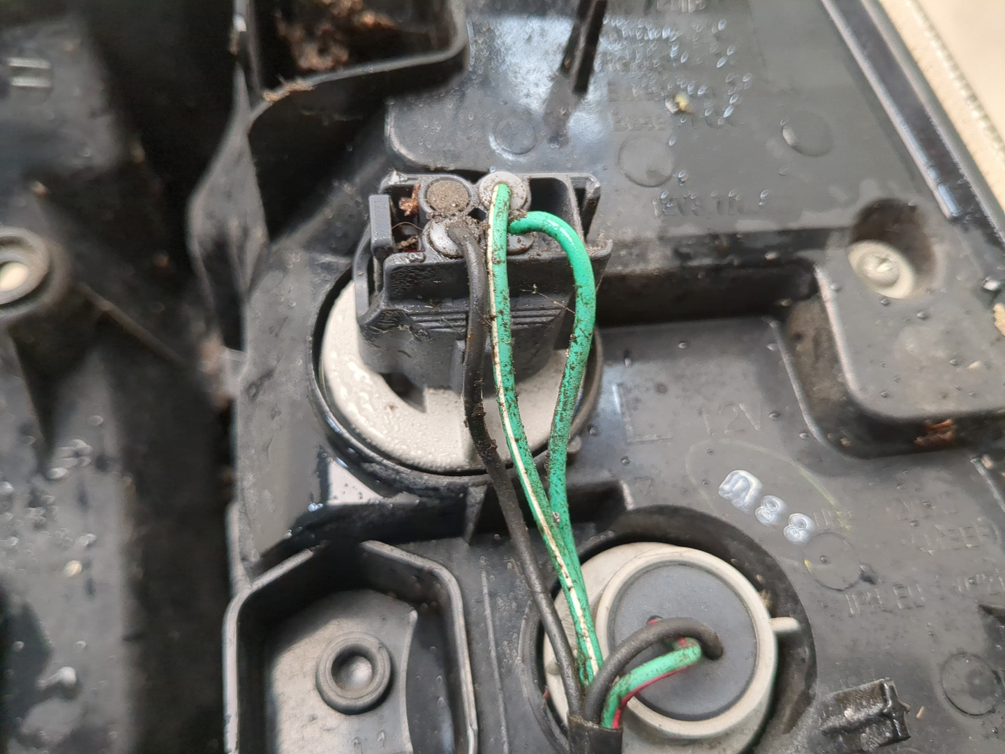 Фонарь задний левый