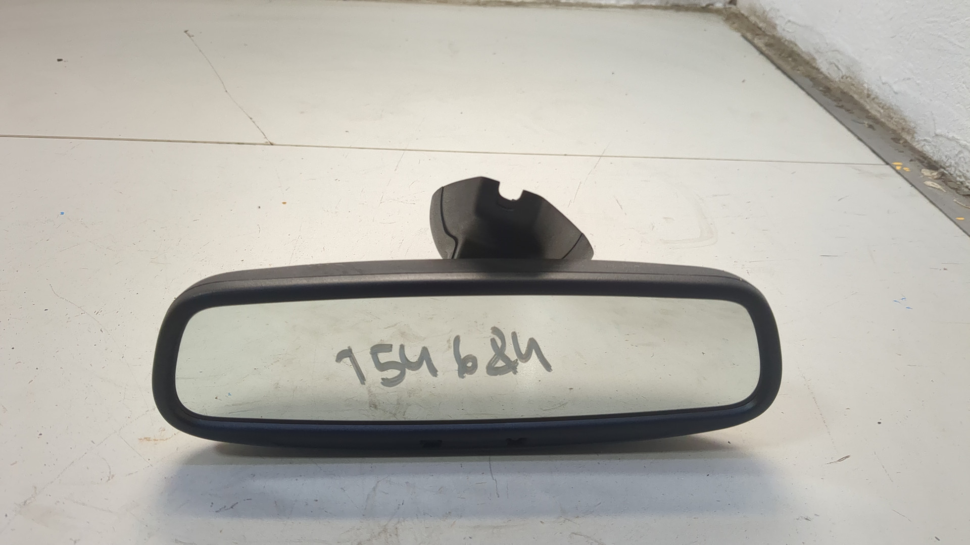 Зеркало заднего вида
