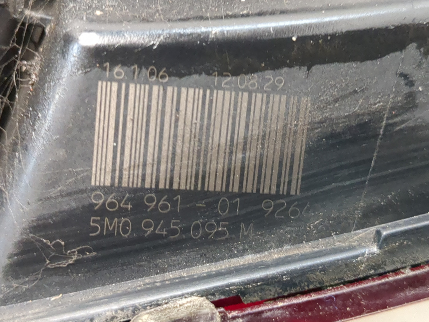 Фонарь задний левый