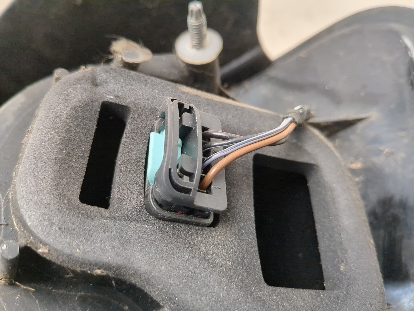 Фонарь задний левый