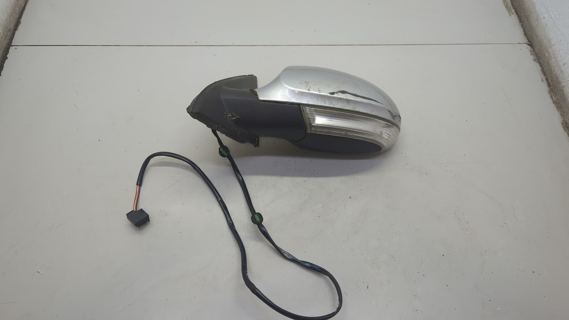 Зеркало левое электрическое