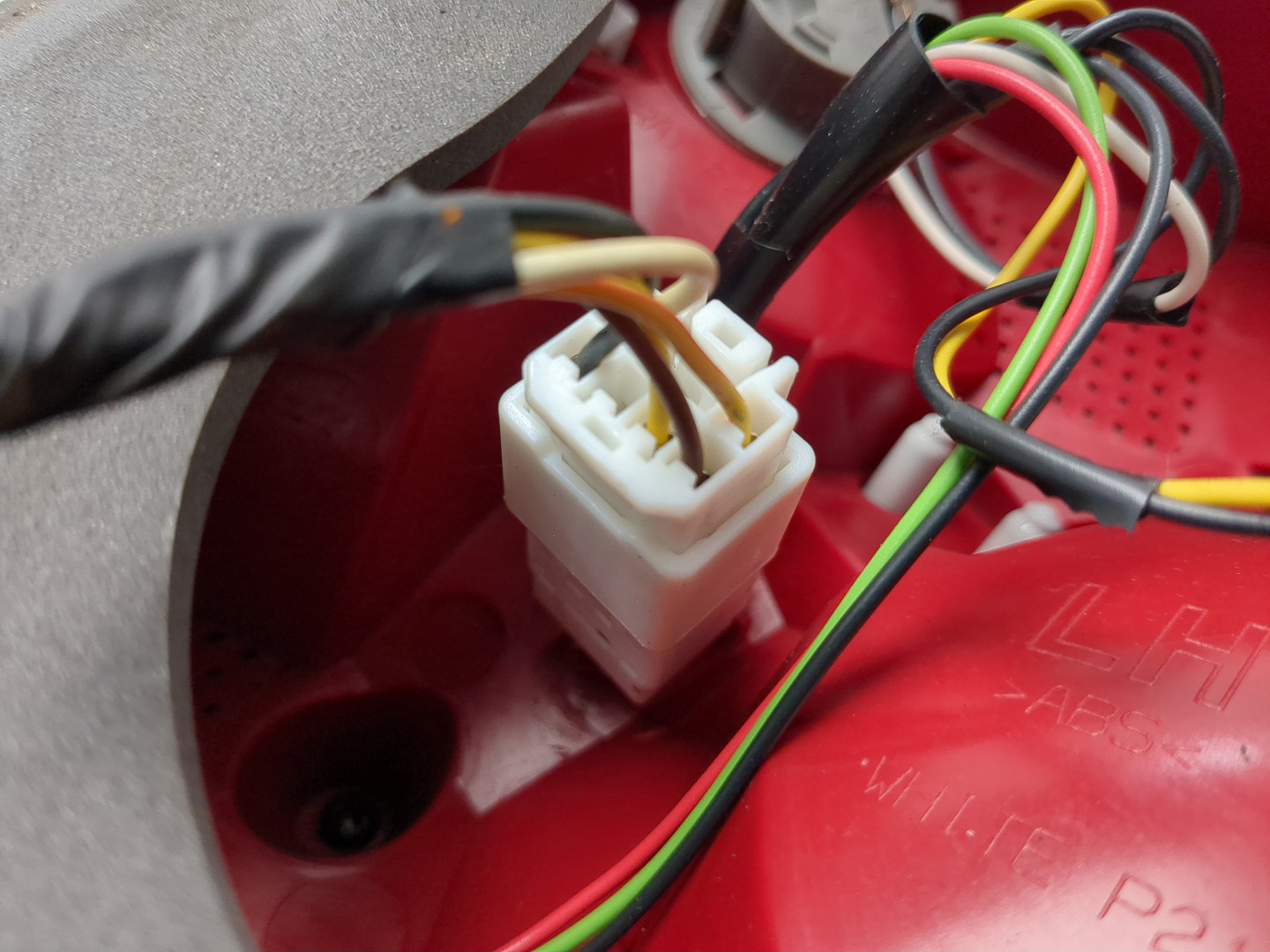 Фонарь задний левый