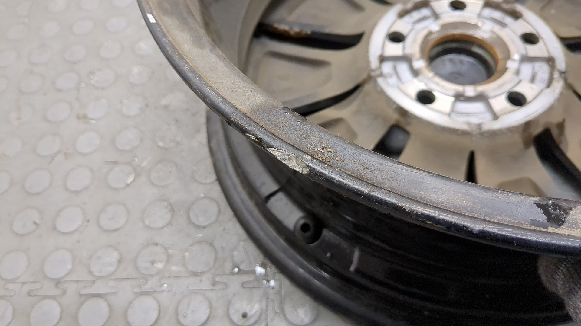 Диск колесный литой легкий сплав