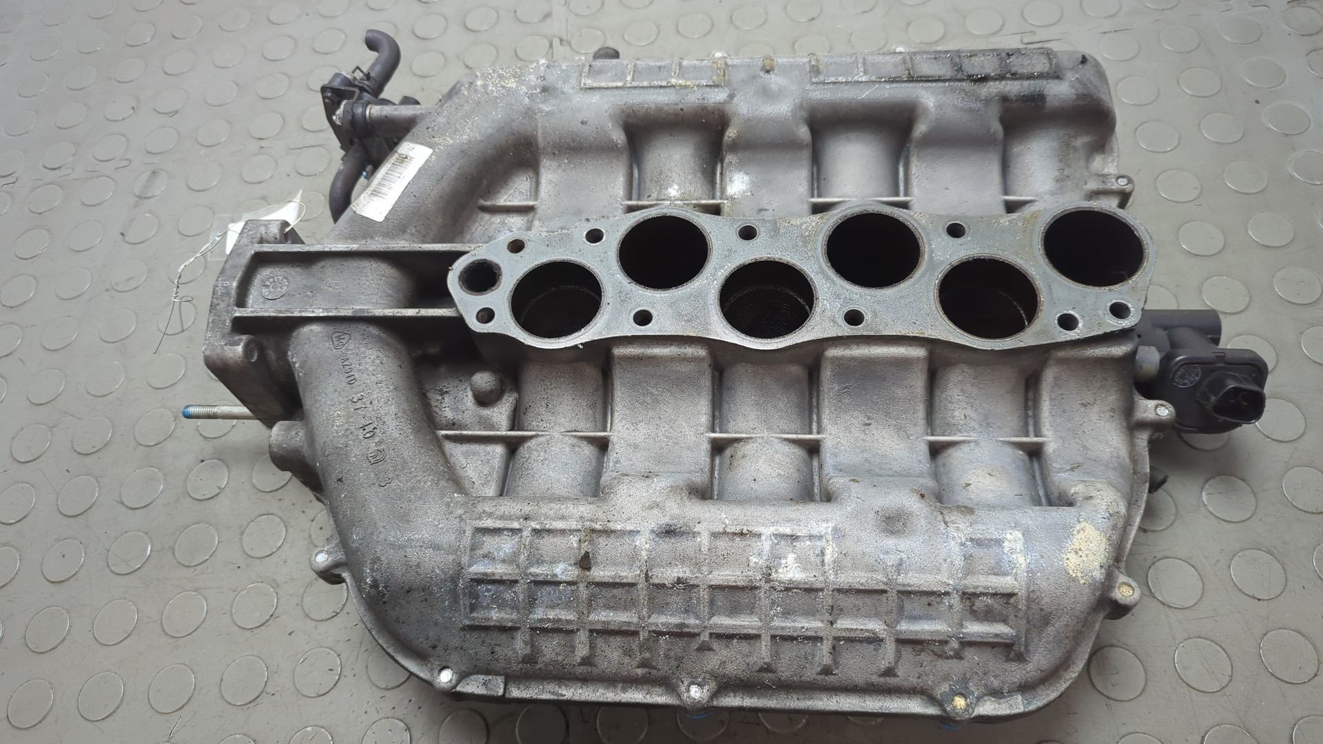 Коллектор впускной