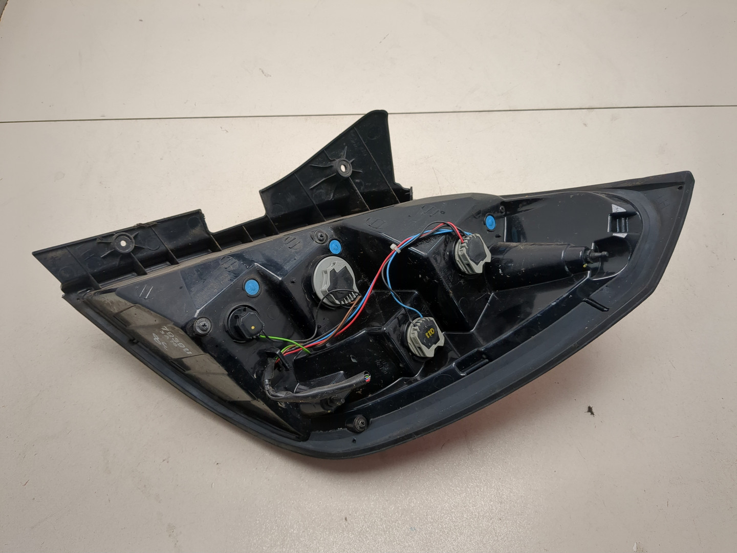 Фонарь задний левый