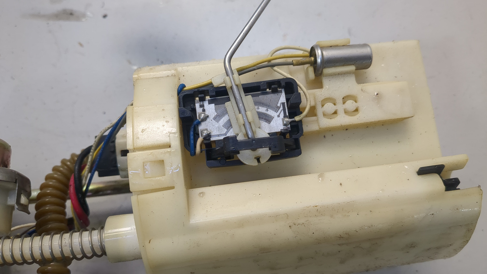 Насос топливный электрический