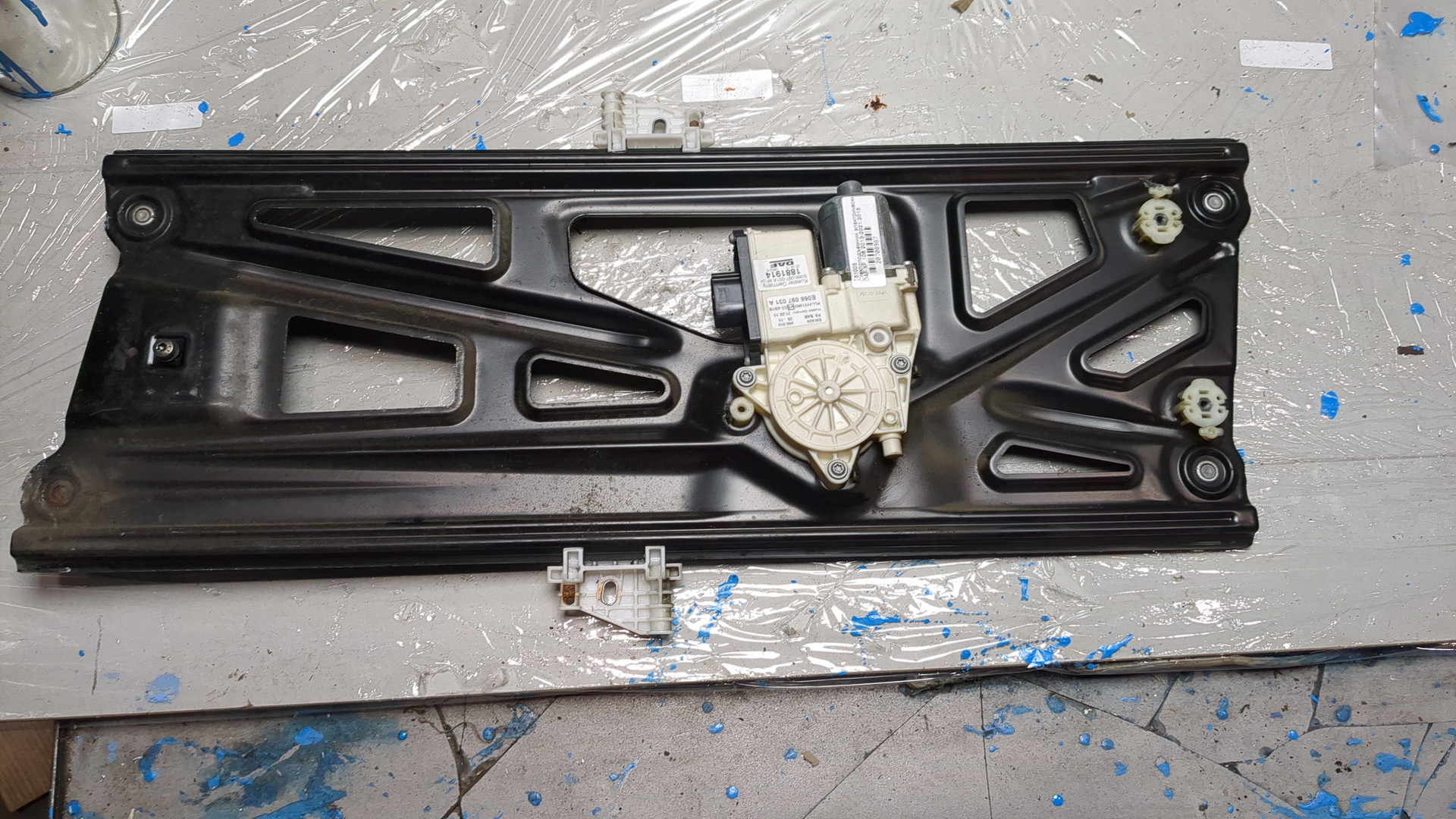 Стеклоподъемник электр. передний левый