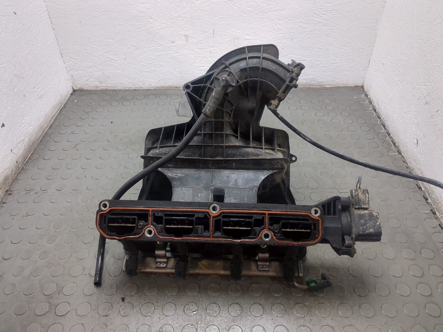 Коллектор впускной